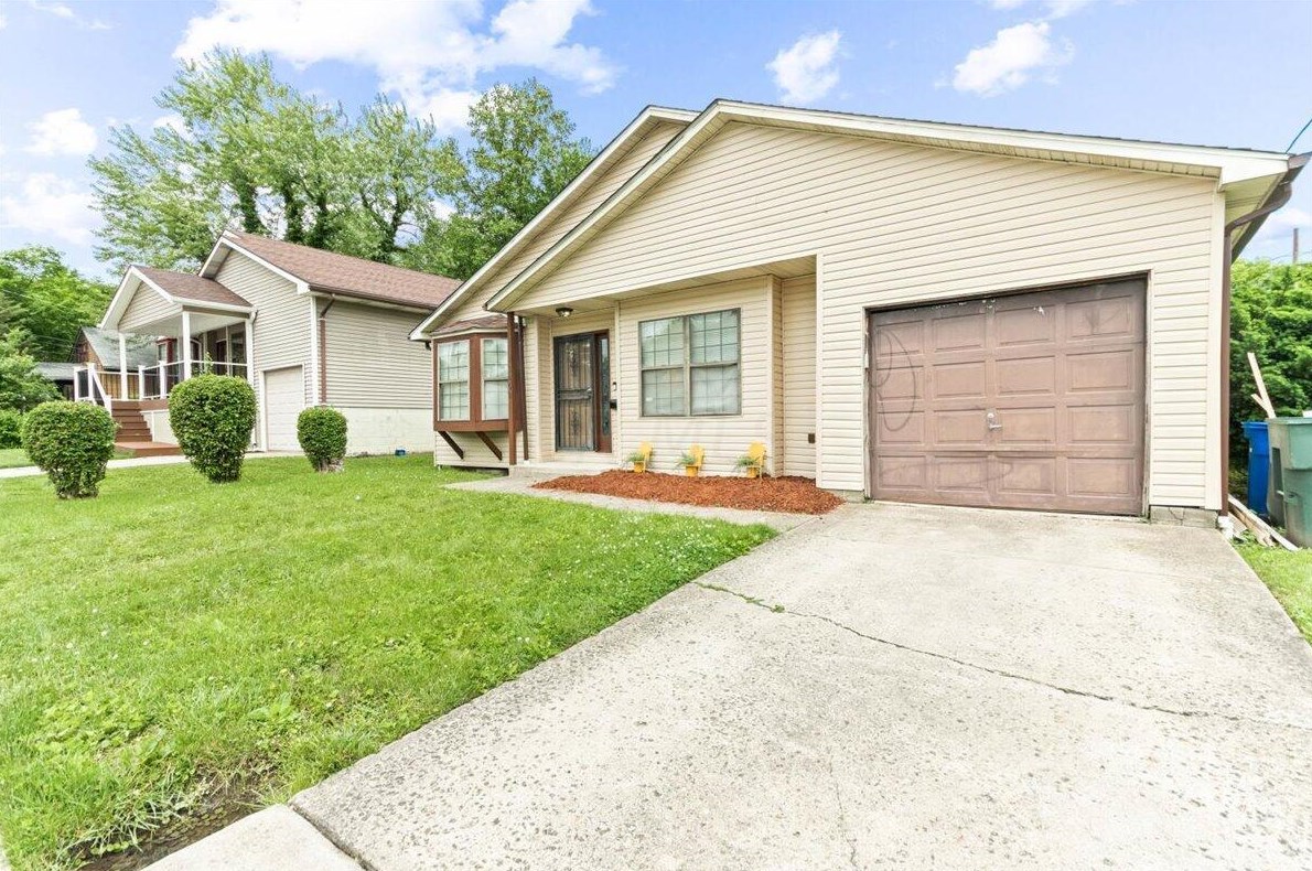 1462 Deshler Ave, Columbus OH  43206-3257 exterior