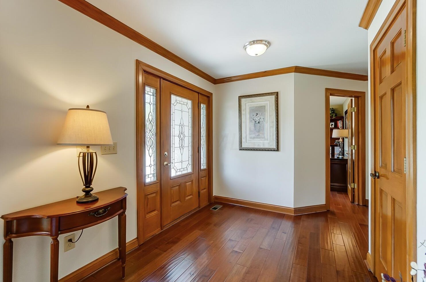 906 Old Pine Dr, Columbus, OH 43230-3836
