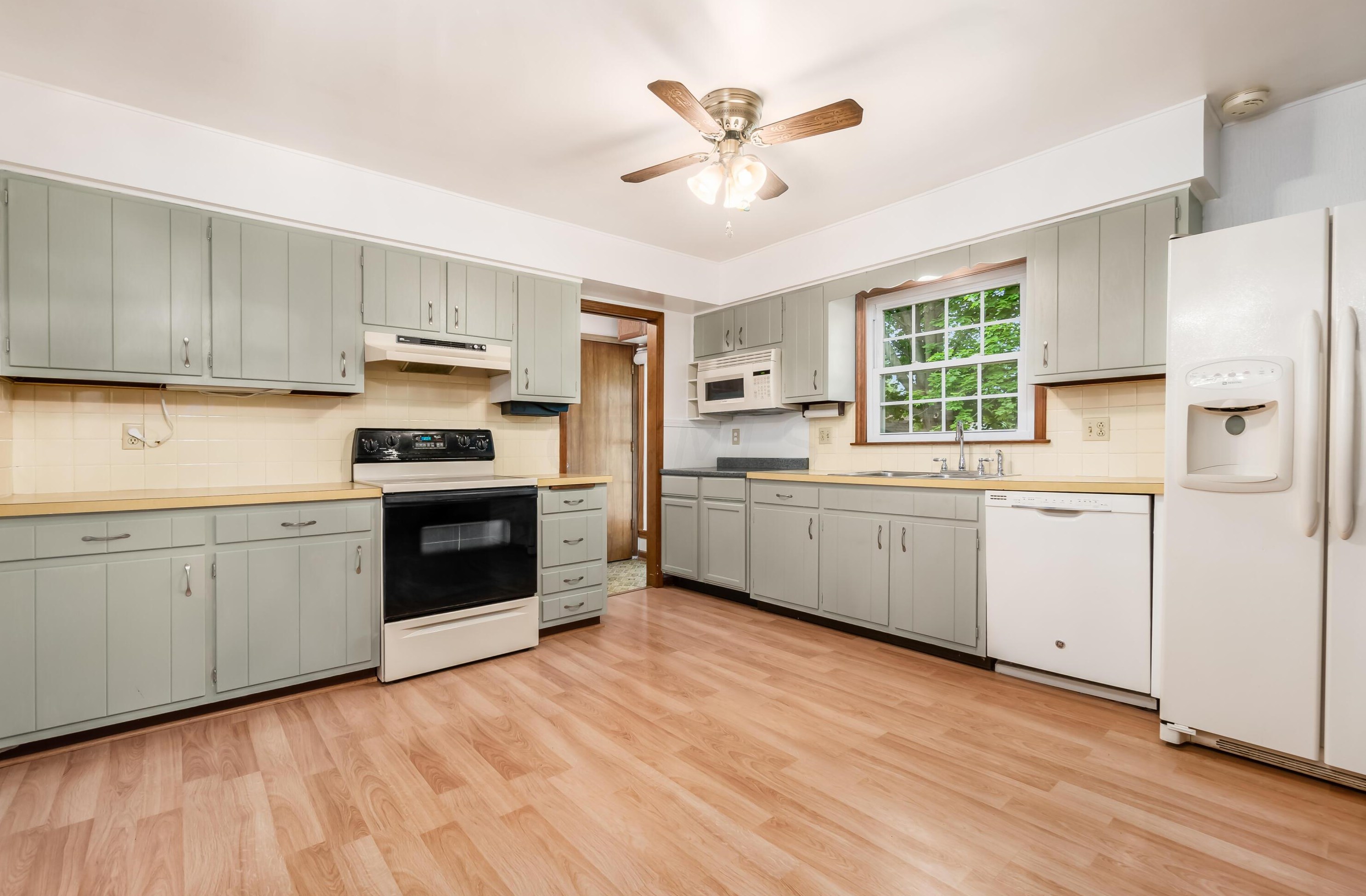 949 Beal Rd, Mansfield, OH 44905-1607