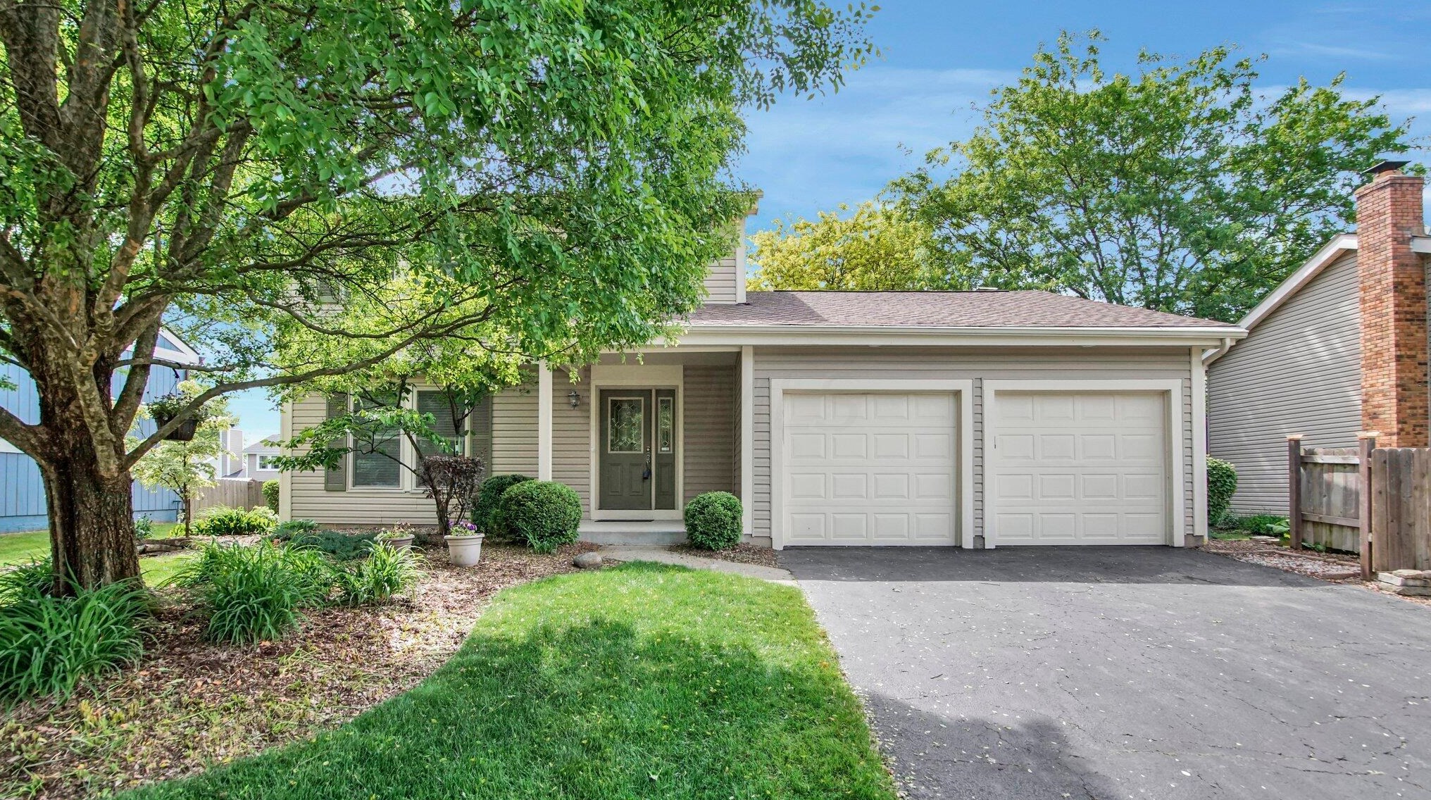 4009 Declaration Dr, Columbus, OH 43230-1539