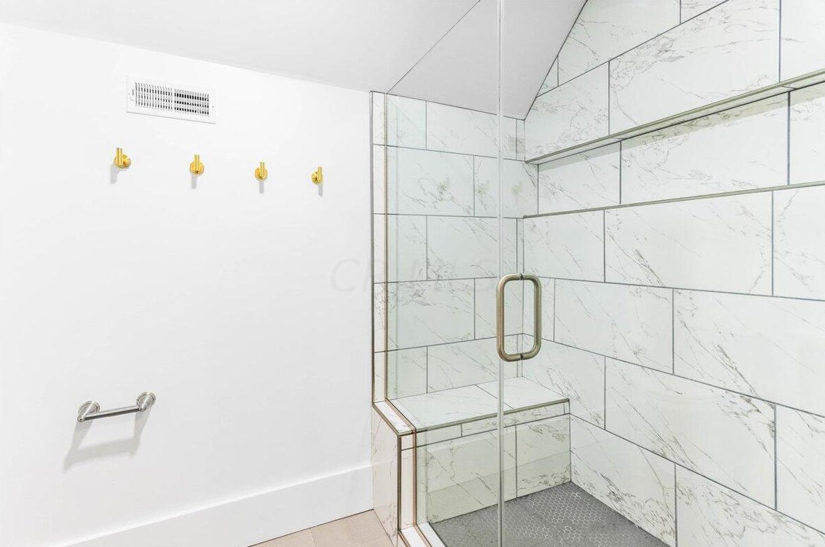 216 Monroe Ave, Columbus OH 43203-1444 exterior