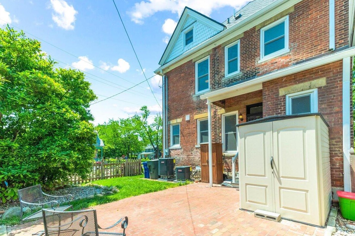 216 Monroe Ave, Columbus OH 43203-1444 exterior