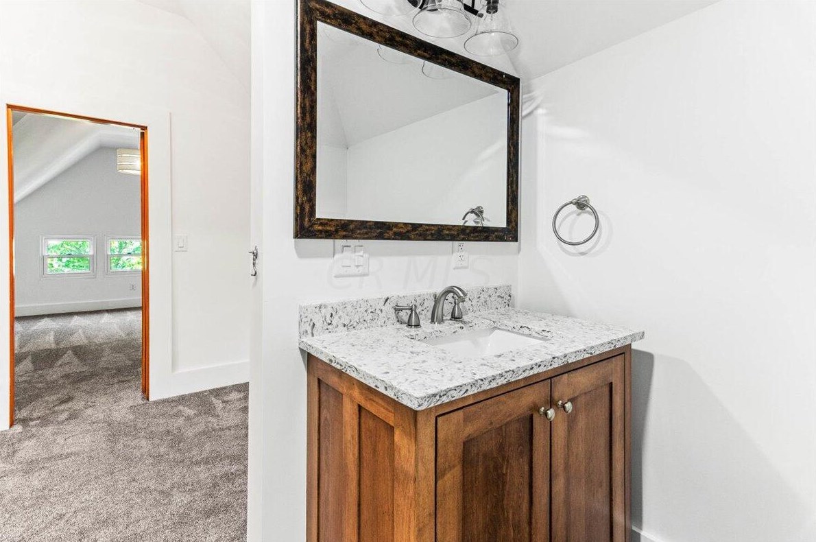 216 Monroe Ave, Columbus OH 43203-1444 exterior