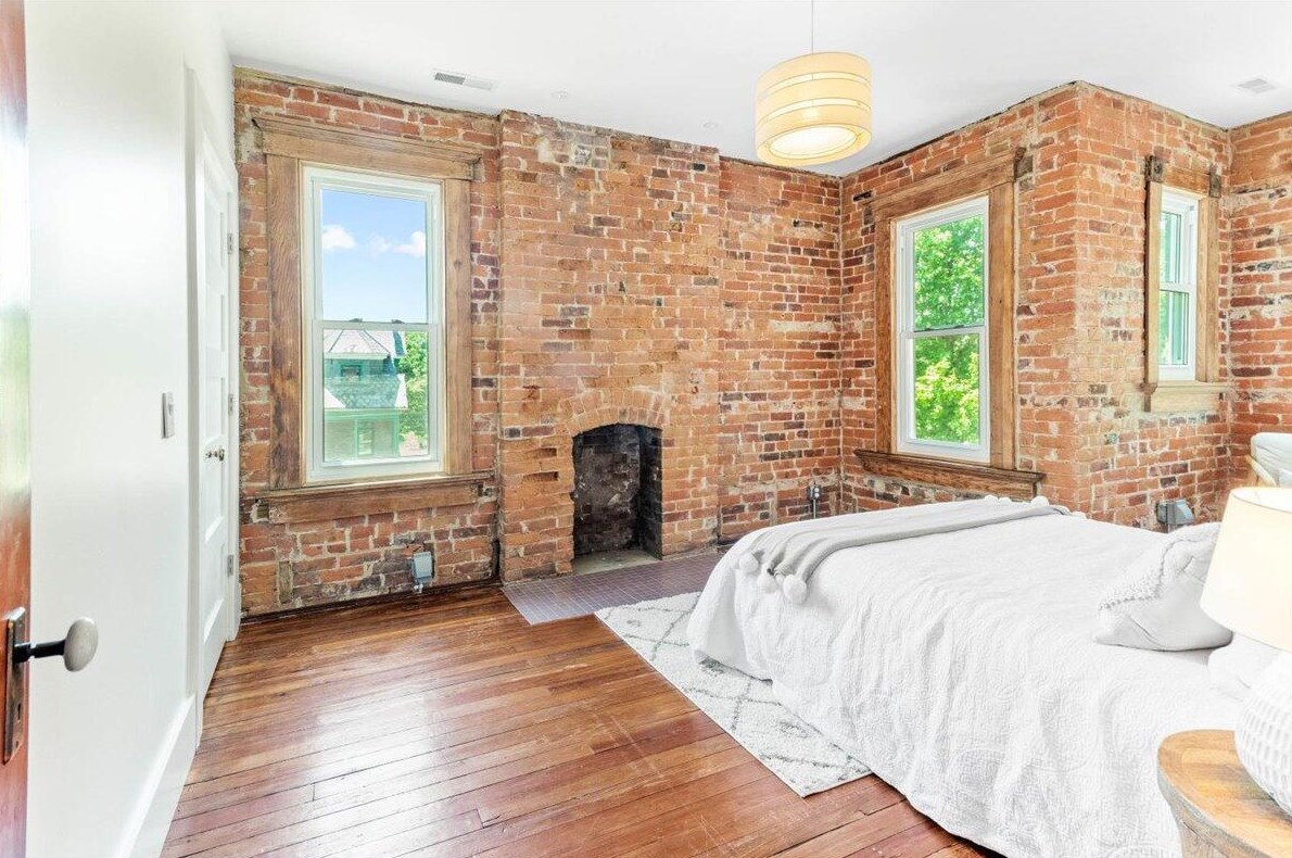 216 Monroe Ave, Columbus OH 43203-1444 exterior