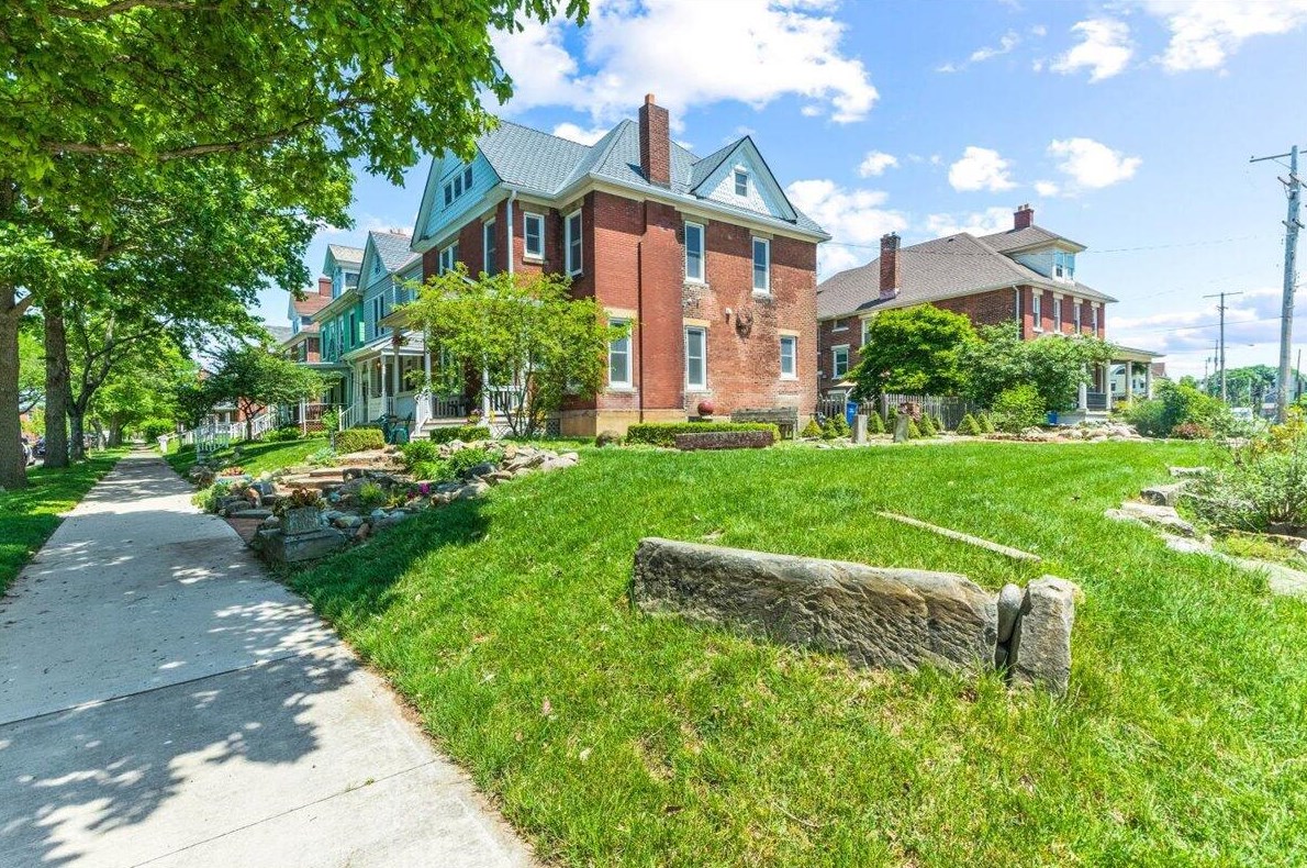 216 Monroe Ave, Columbus OH 43203-1444 exterior