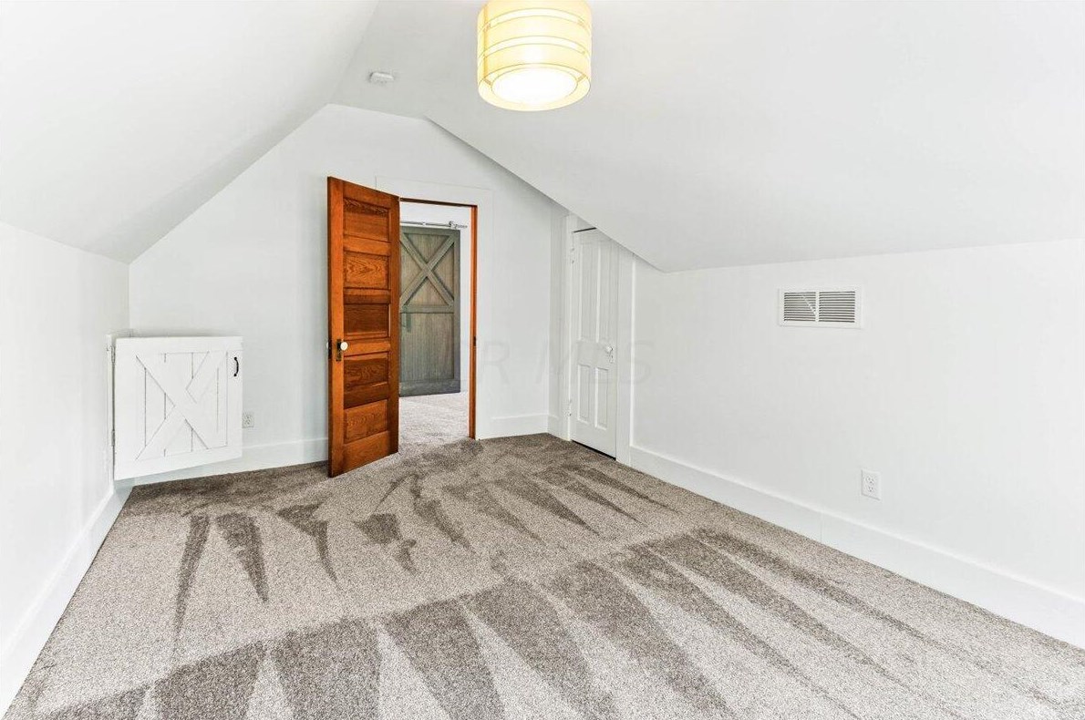 216 Monroe Ave, Columbus OH 43203-1444 exterior