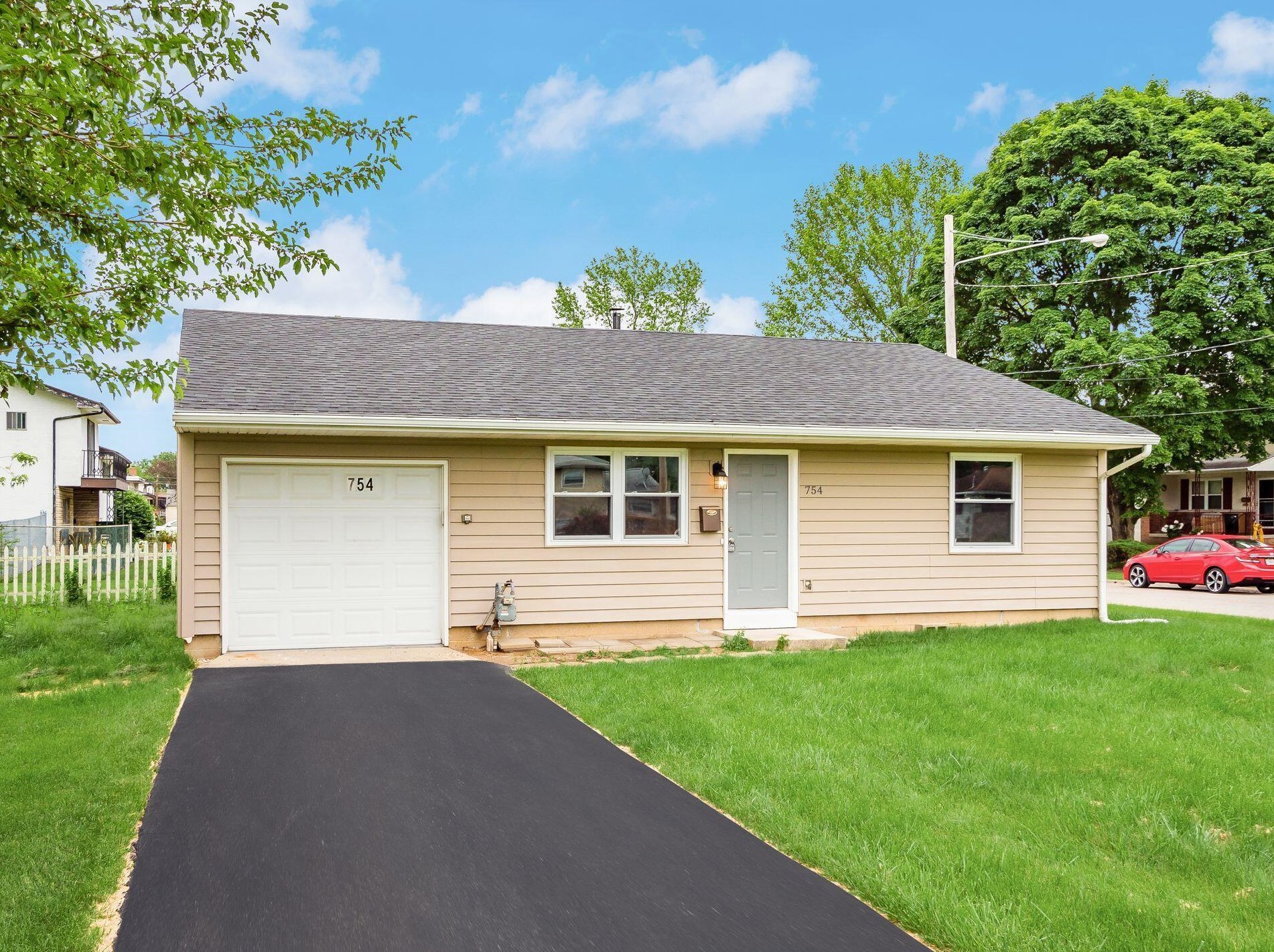 754 Beechwood Rd, Columbus, OH 43213-2939