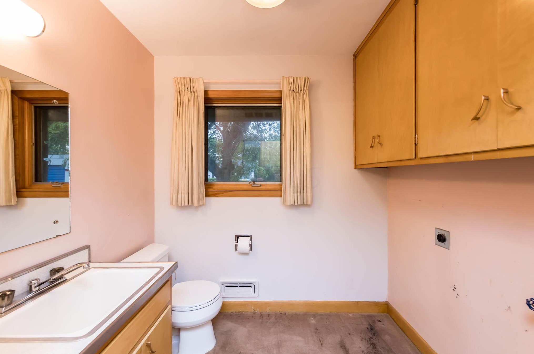 3800 Chevington Rd, Columbus OH 43220-4717 exterior