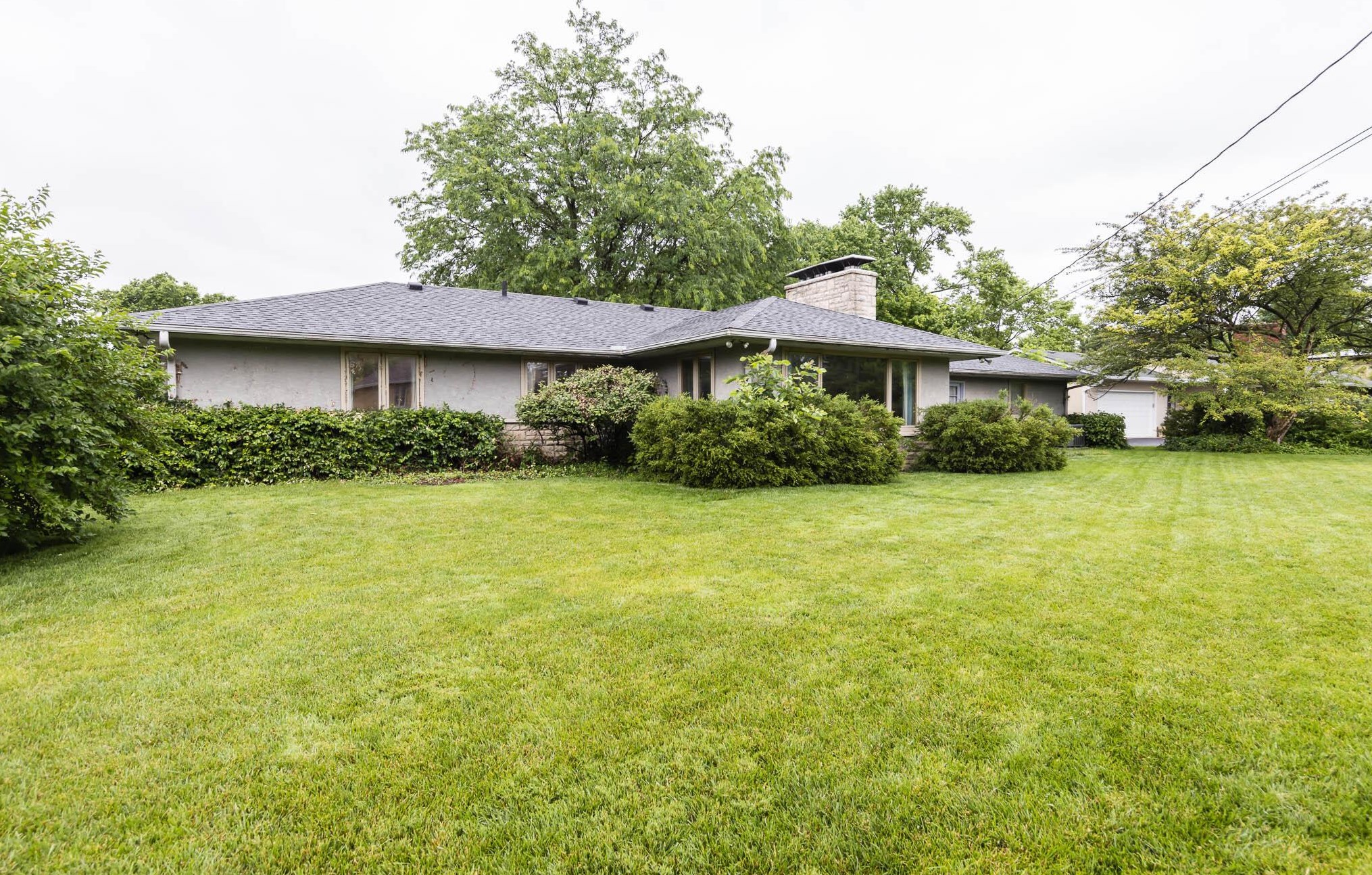 3800 Chevington Rd, Columbus OH 43220-4717 exterior