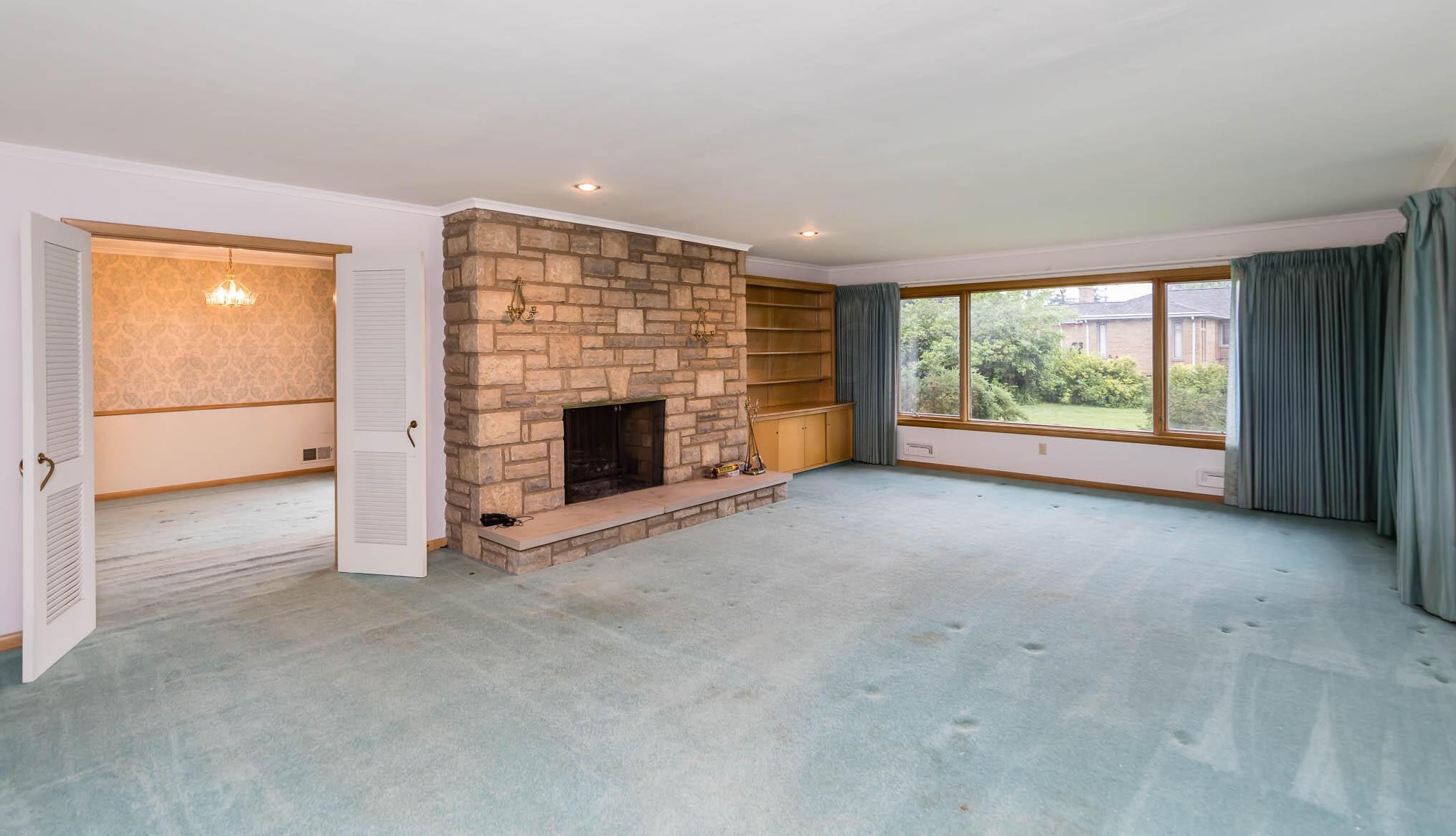 3800 Chevington Rd, Columbus OH 43220-4717 exterior