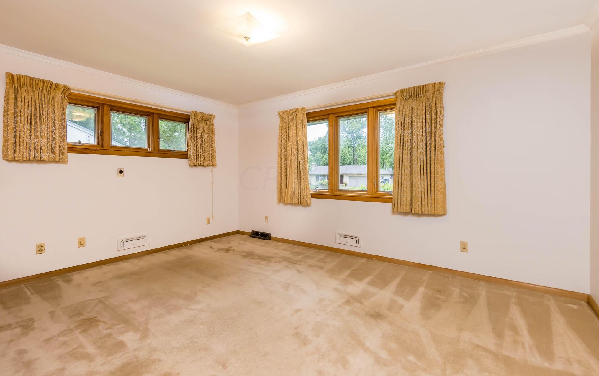 3800 Chevington Rd, Columbus OH 43220-4717 exterior