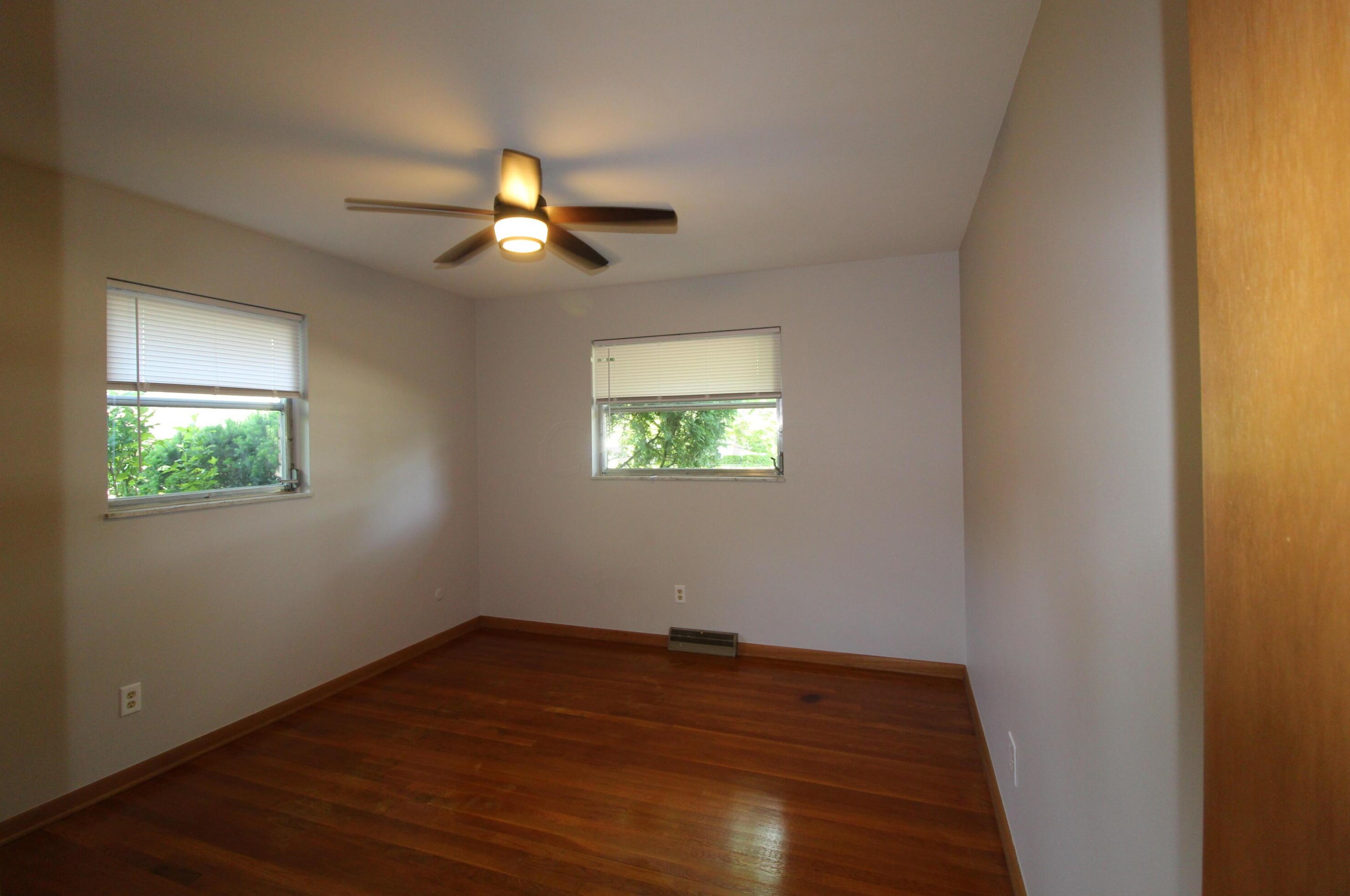 5443 Redwood Rd, Columbus OH 43229-4409 exterior