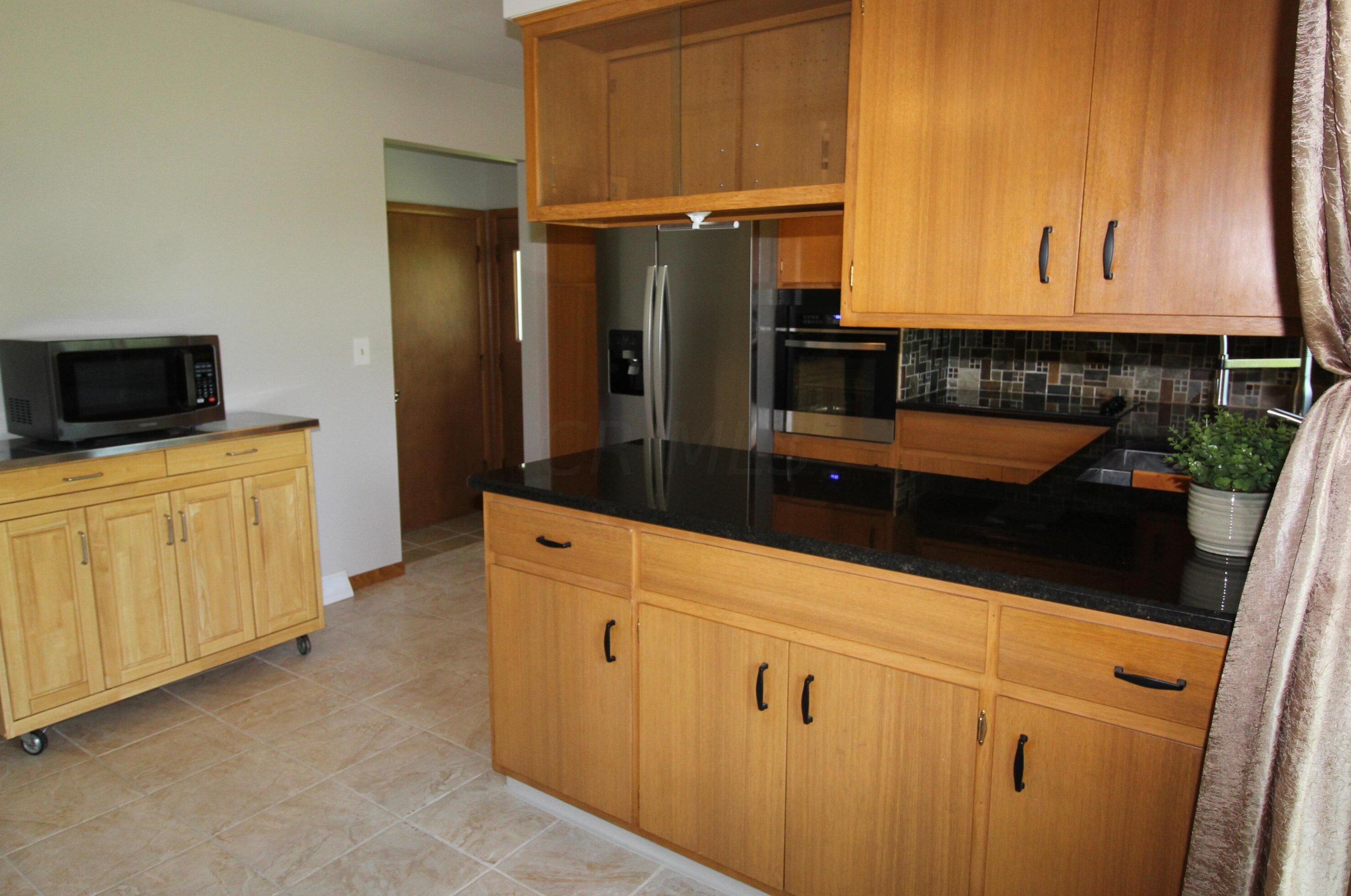 5443 Redwood Rd, Columbus OH 43229-4409 exterior