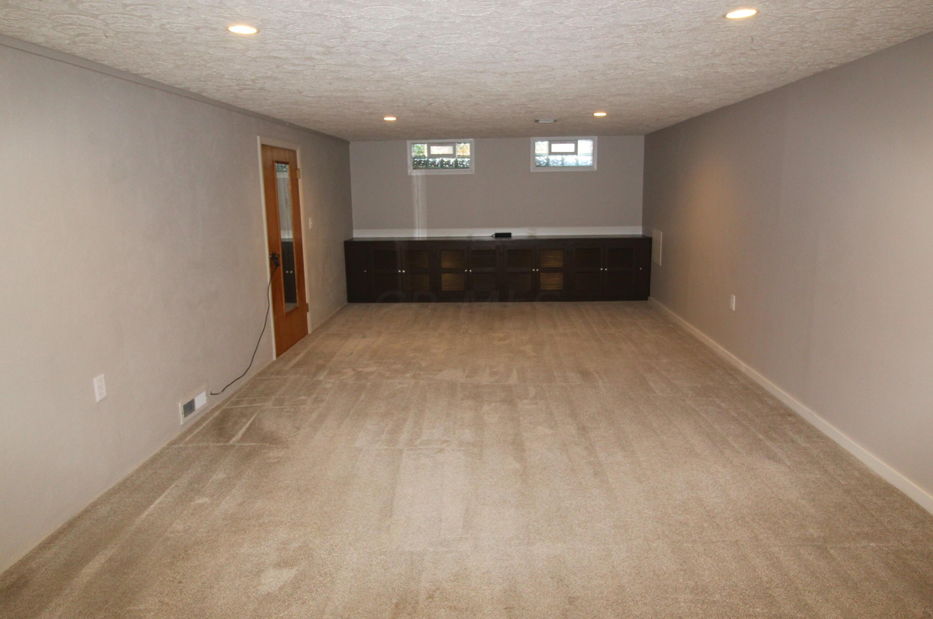 5443 Redwood Rd, Columbus OH 43229-4409 exterior