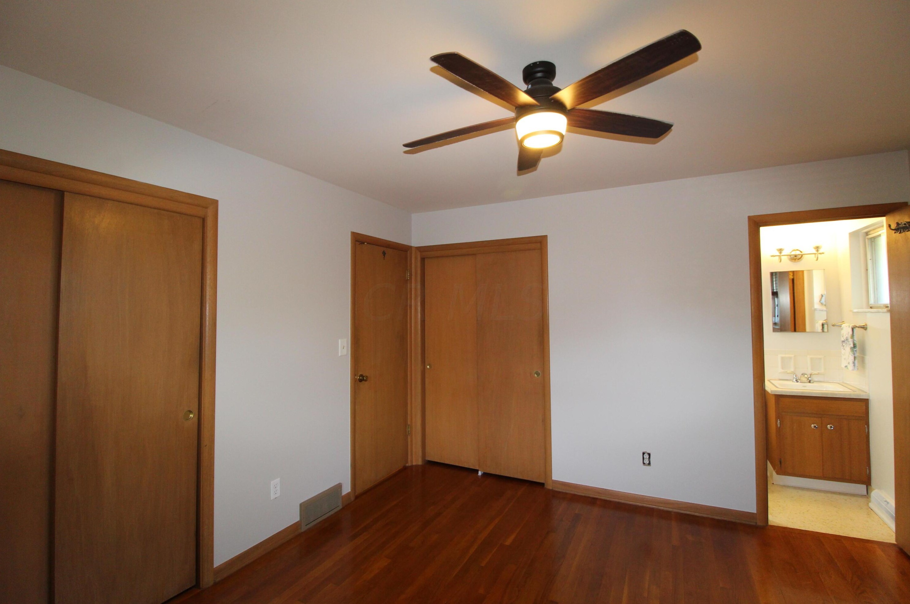 5443 Redwood Rd, Columbus OH 43229-4409 exterior