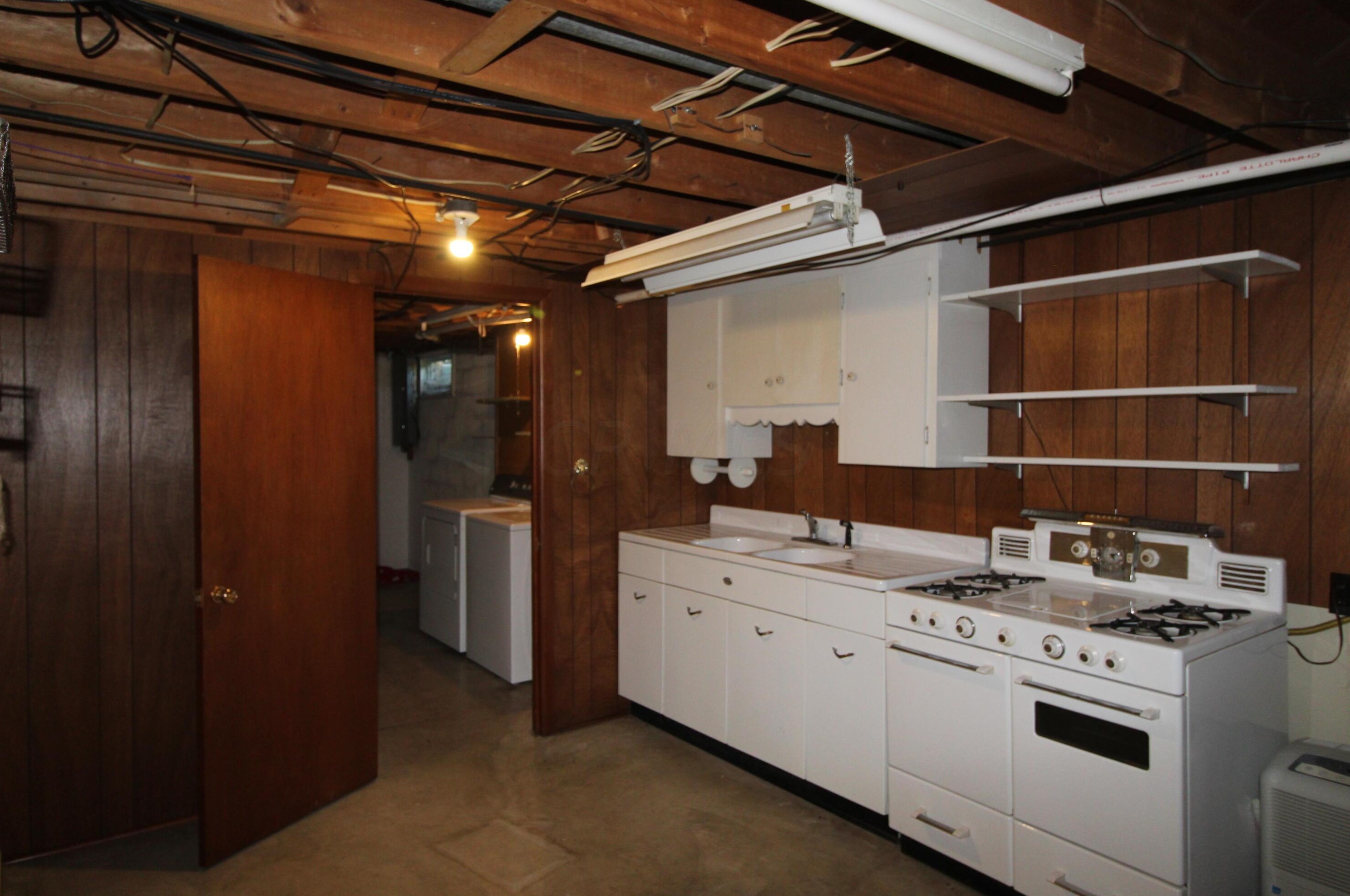 5443 Redwood Rd, Columbus OH 43229-4409 exterior