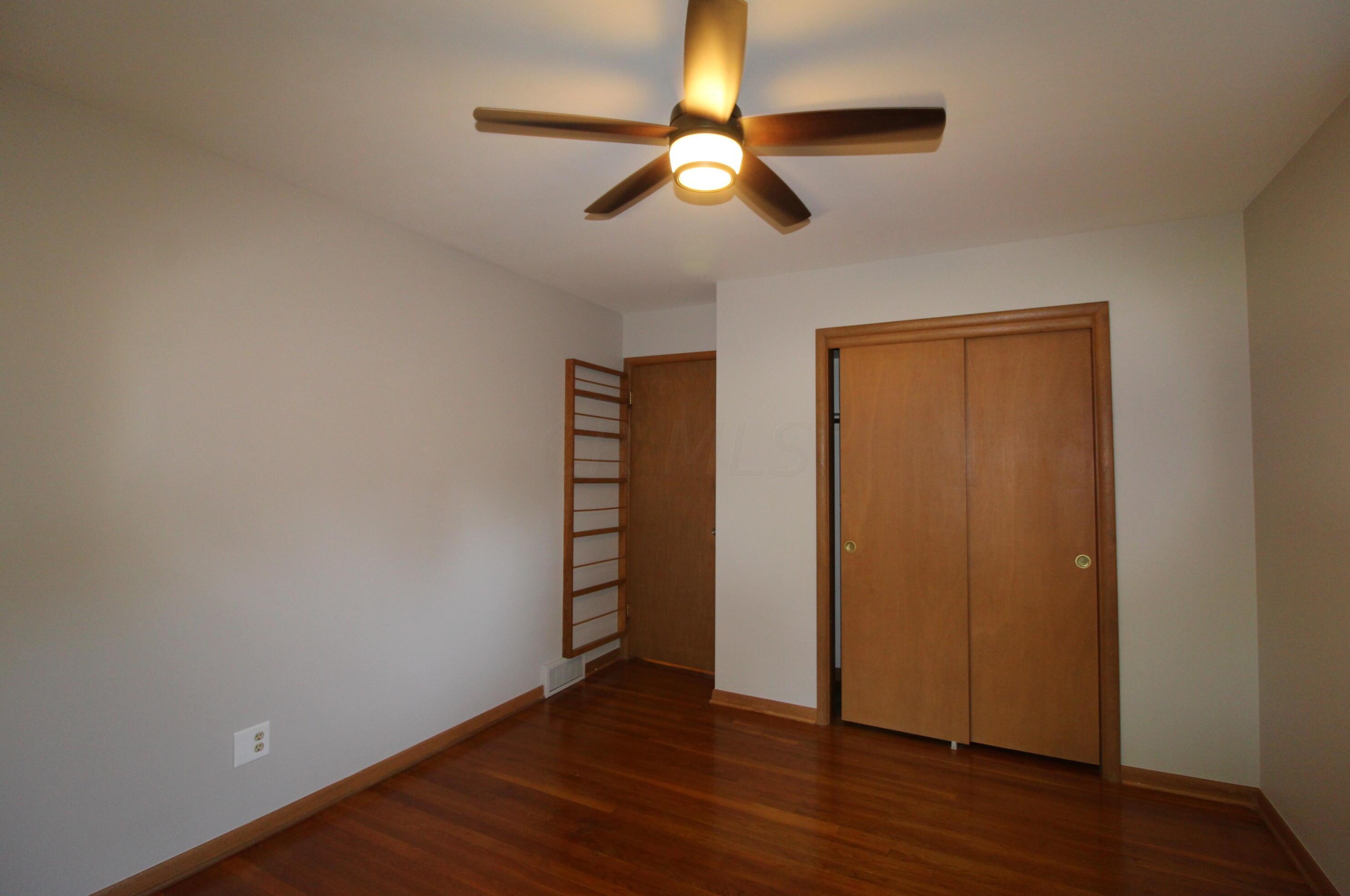 5443 Redwood Rd, Columbus OH 43229-4409 exterior