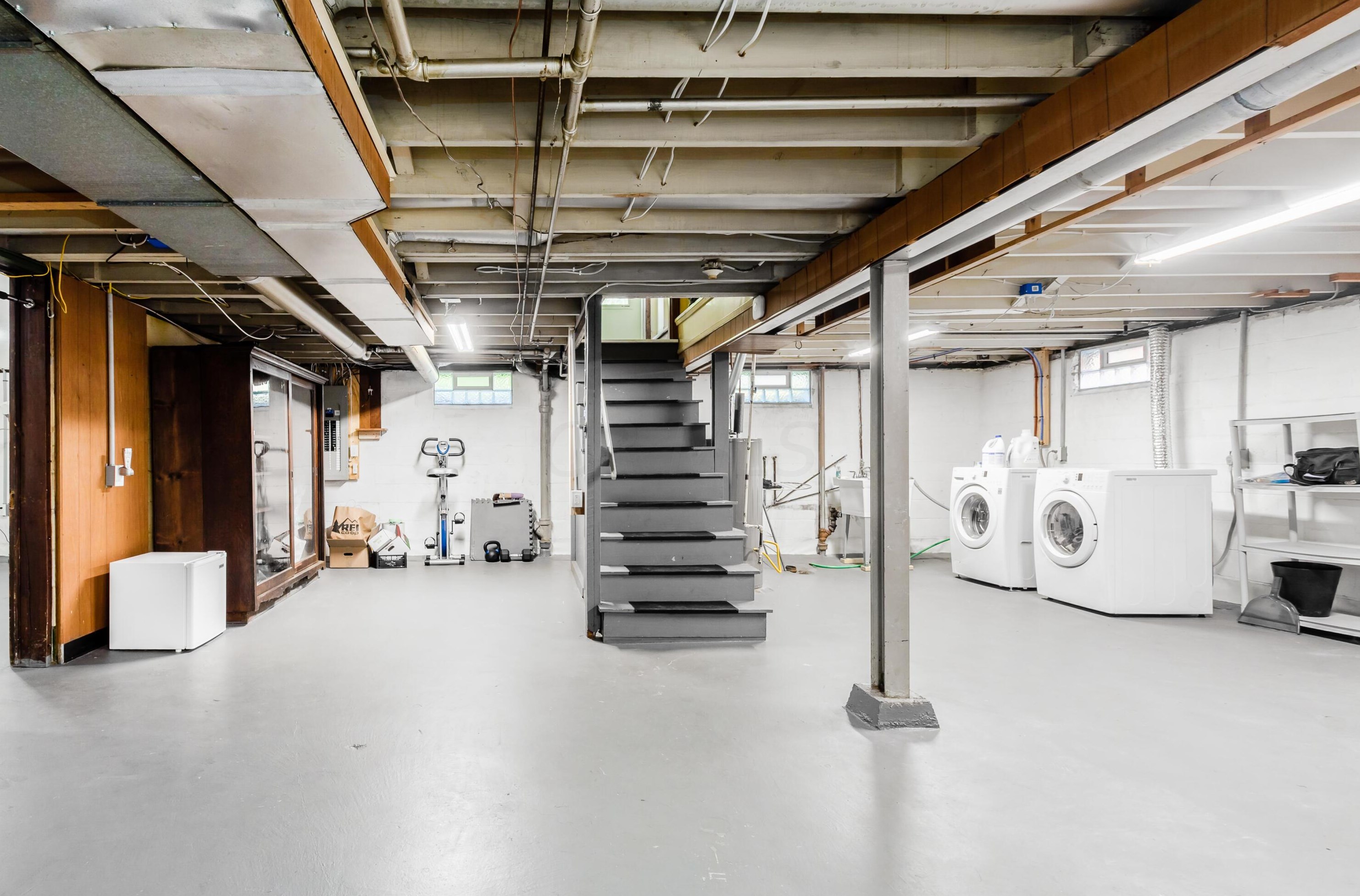 572 Clinton Hts Ave, Columbus OH 43202-1318 exterior