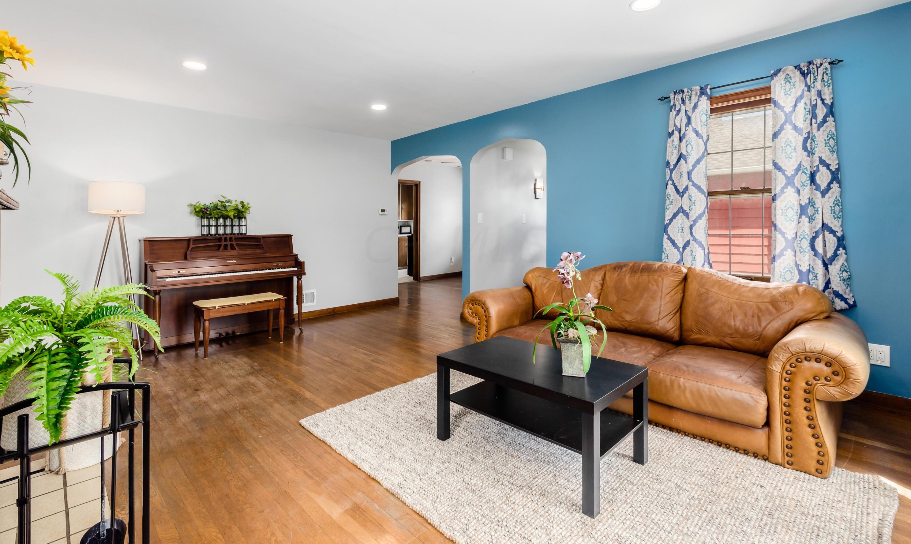 572 Clinton Hts Ave, Columbus OH 43202-1318 exterior