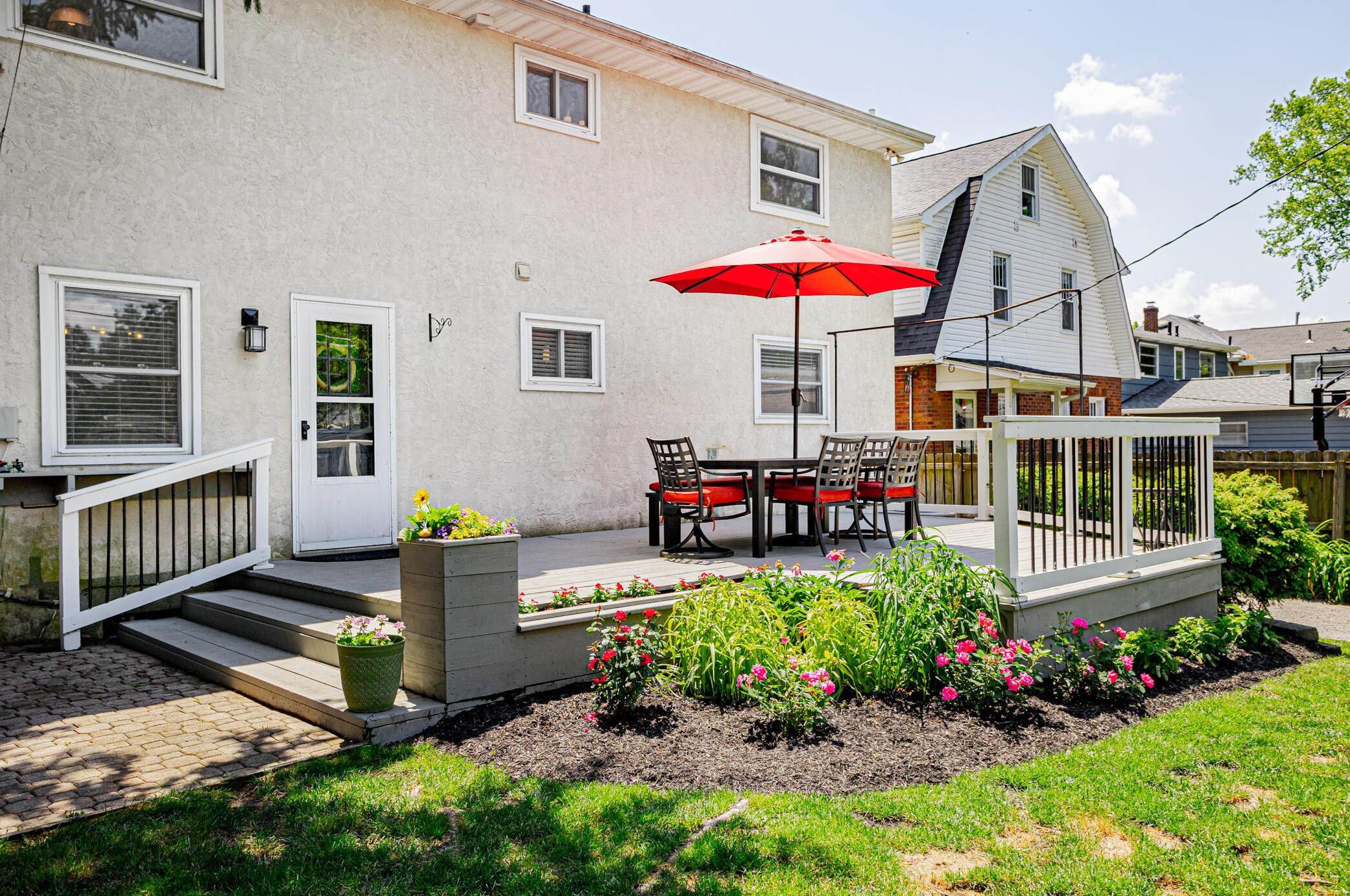 82 Richards Rd, Columbus OH 43214-3749 exterior