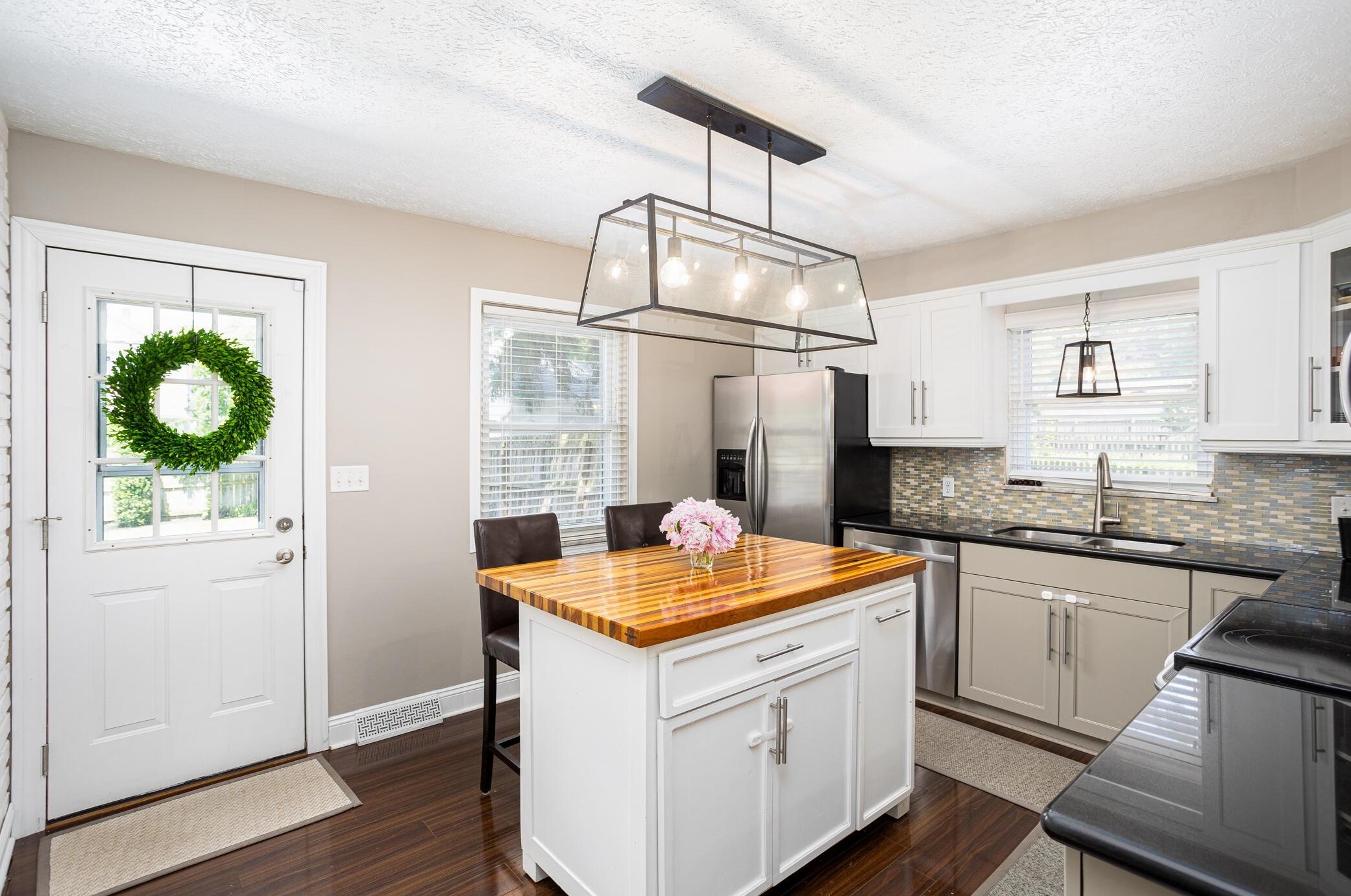 82 Richards Rd, Columbus OH 43214-3749 exterior