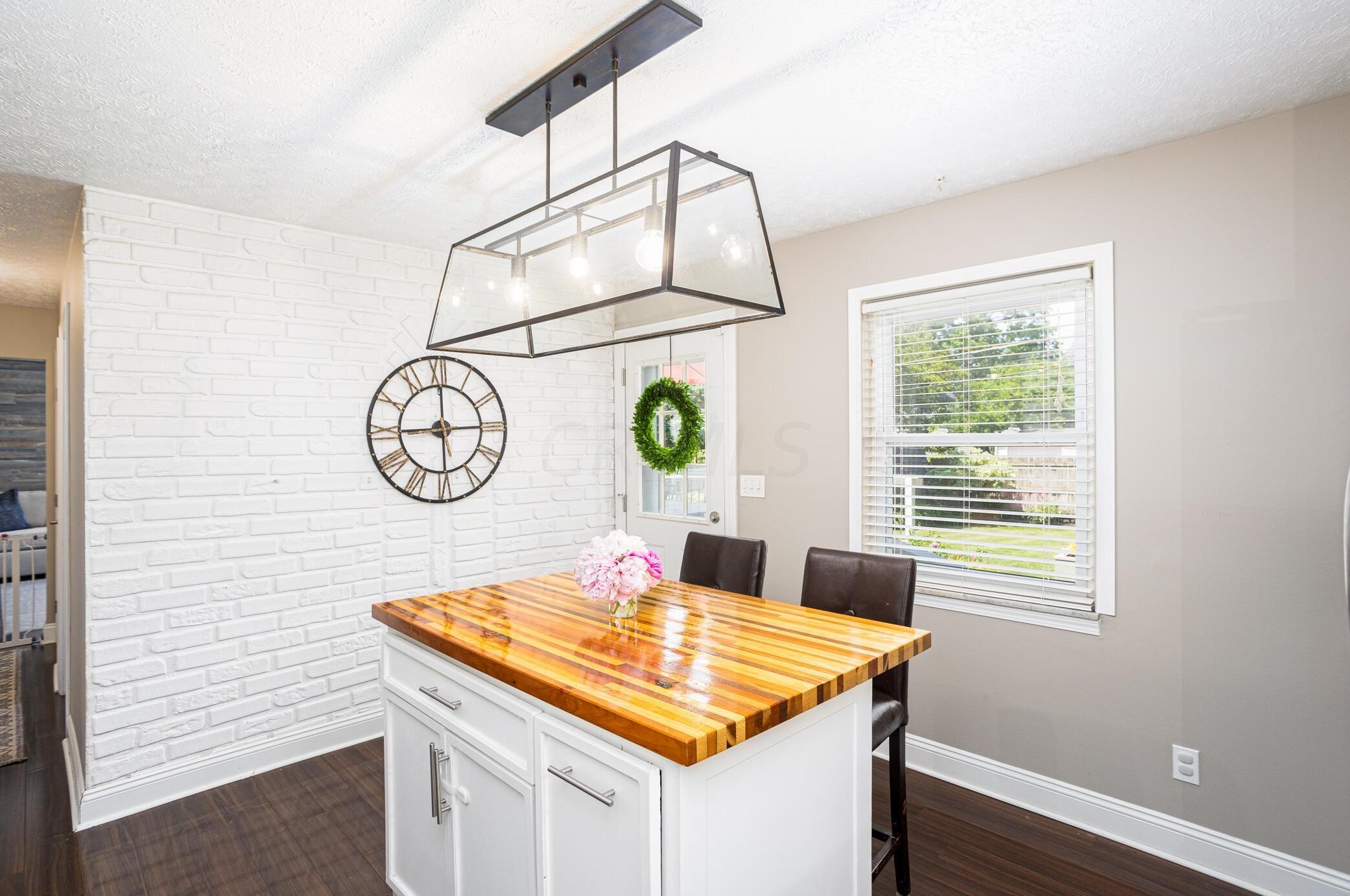 82 Richards Rd, Columbus OH 43214-3749 exterior