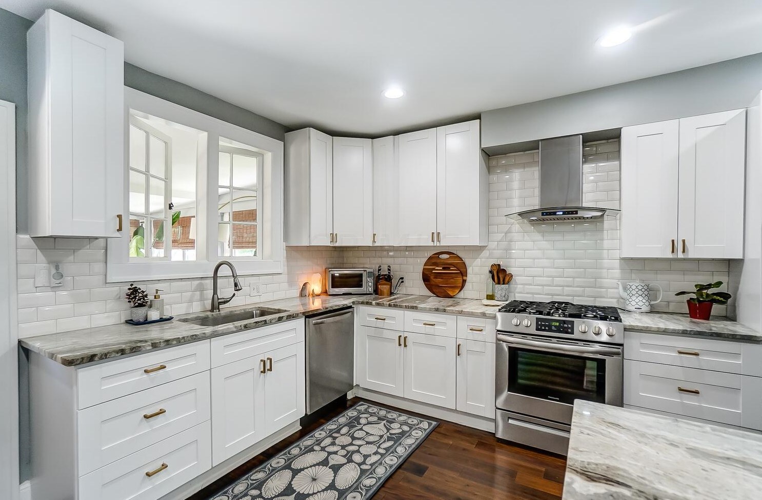 1885 Bryden Rd, Columbus OH 43205-2259 exterior