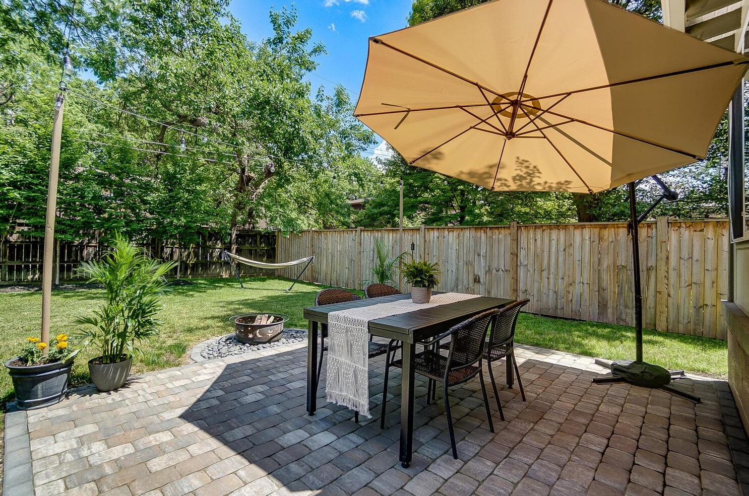 1885 Bryden Rd, Columbus OH 43205-2259 exterior