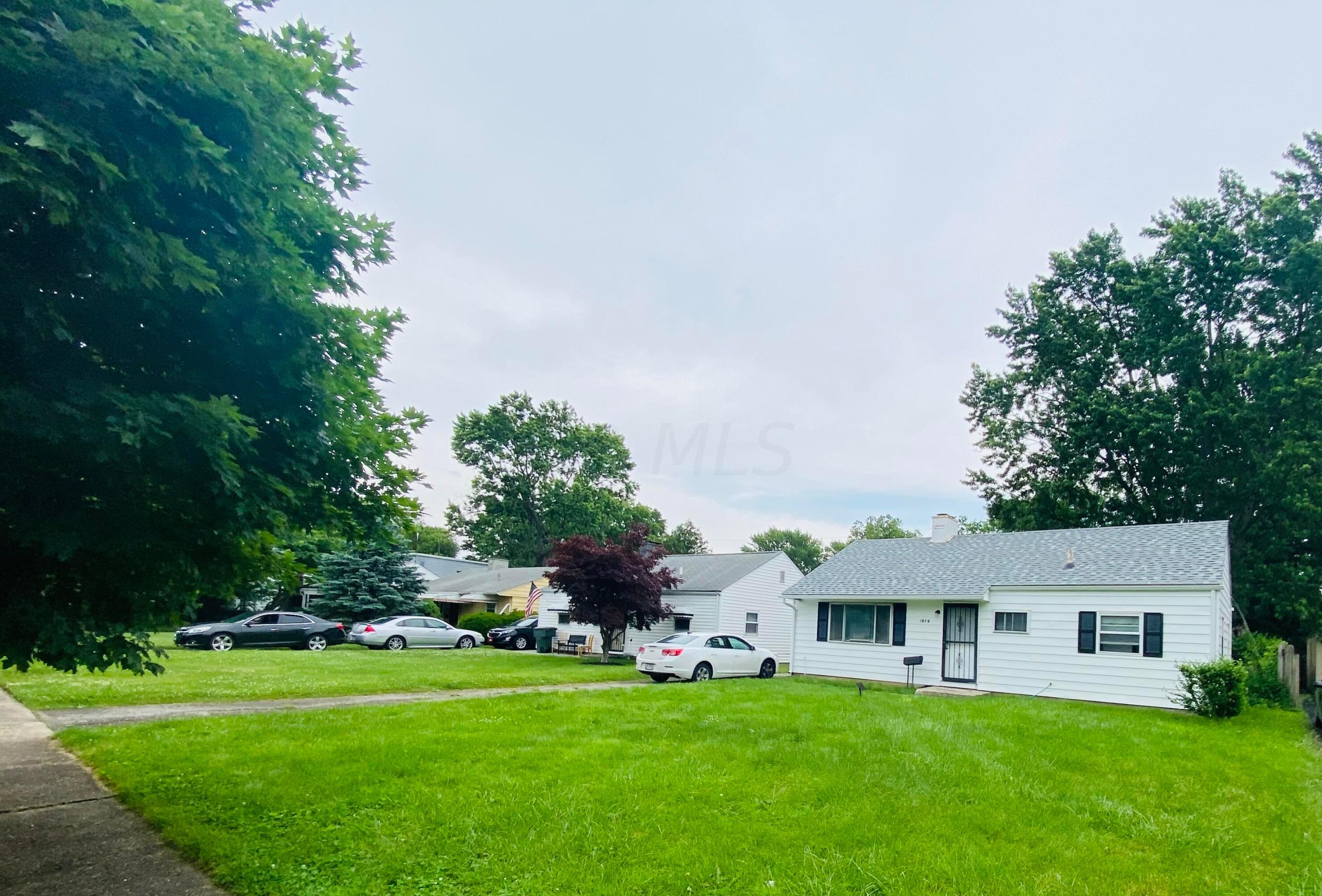 1076 Ashburton Rd, Columbus OH  43227-1031 exterior