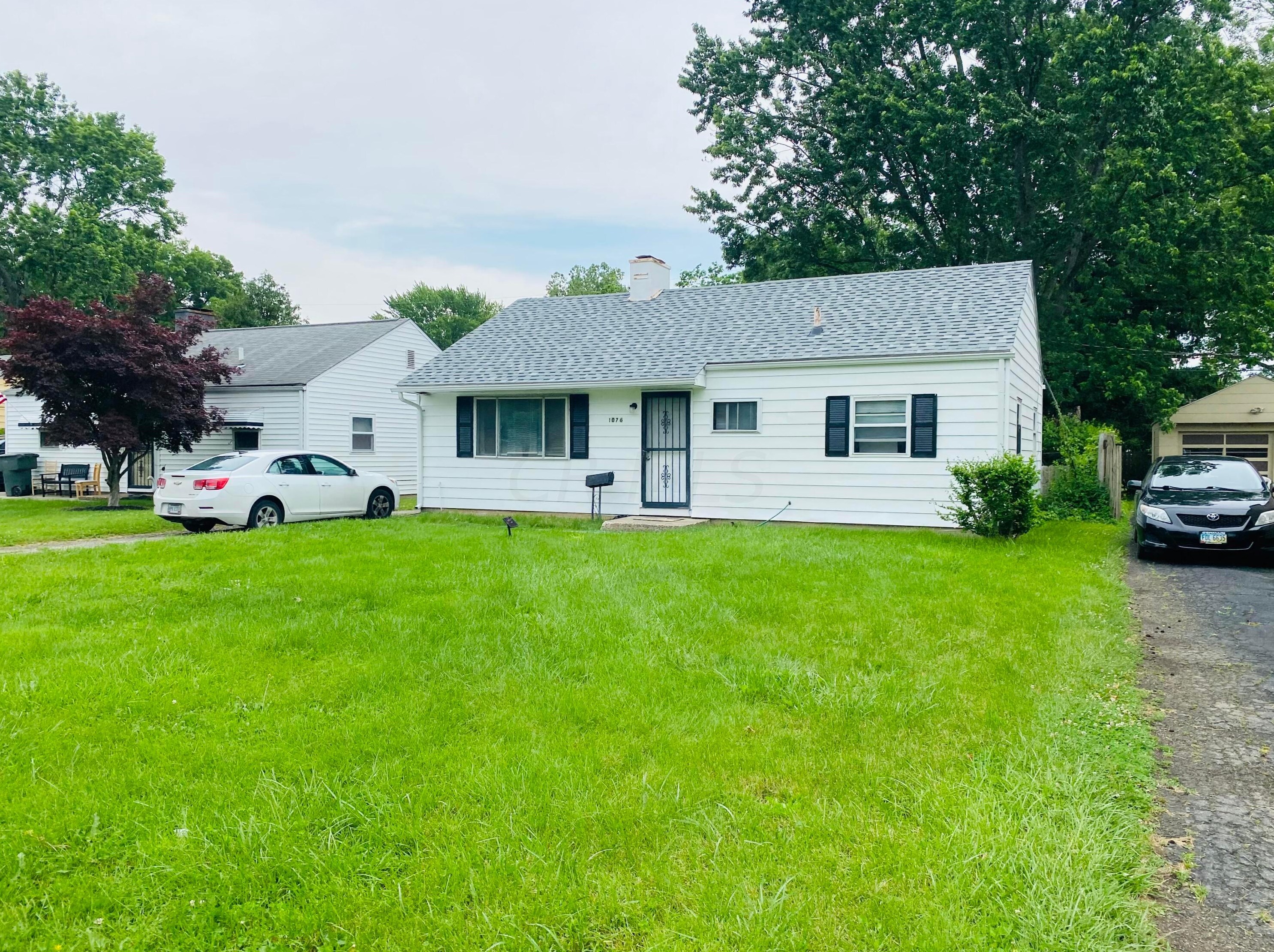 1076 Ashburton Rd, Columbus OH  43227-1031 exterior