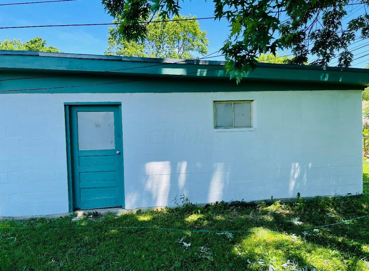 1076 Ashburton Rd, Columbus OH  43227-1031 exterior