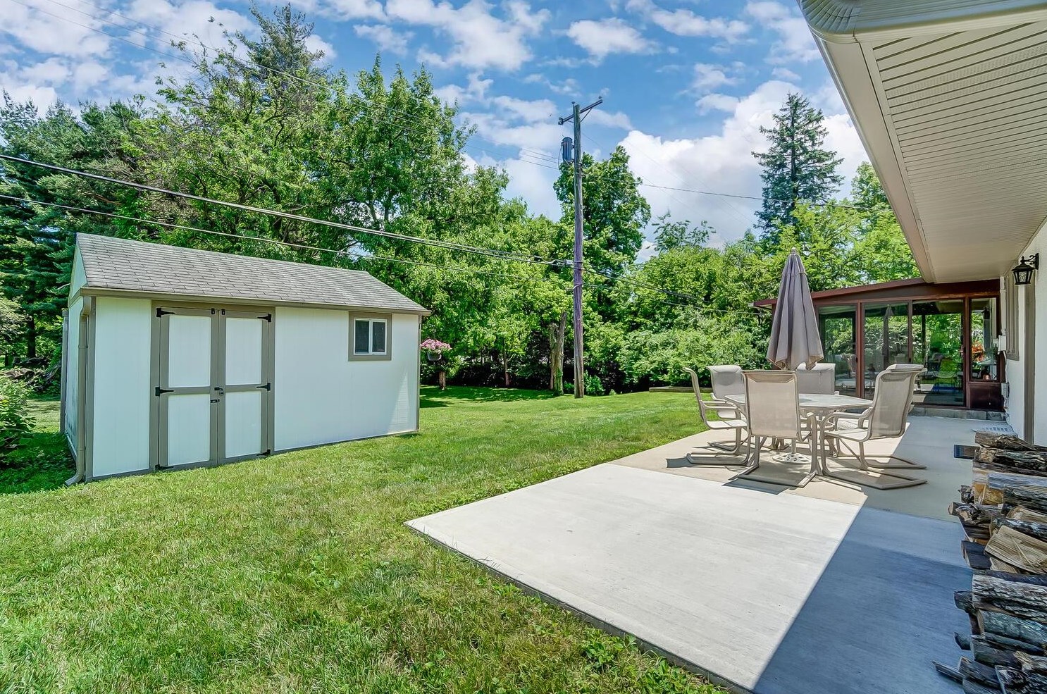 4290 Marland Dr, Columbus OH 43224-1901 exterior