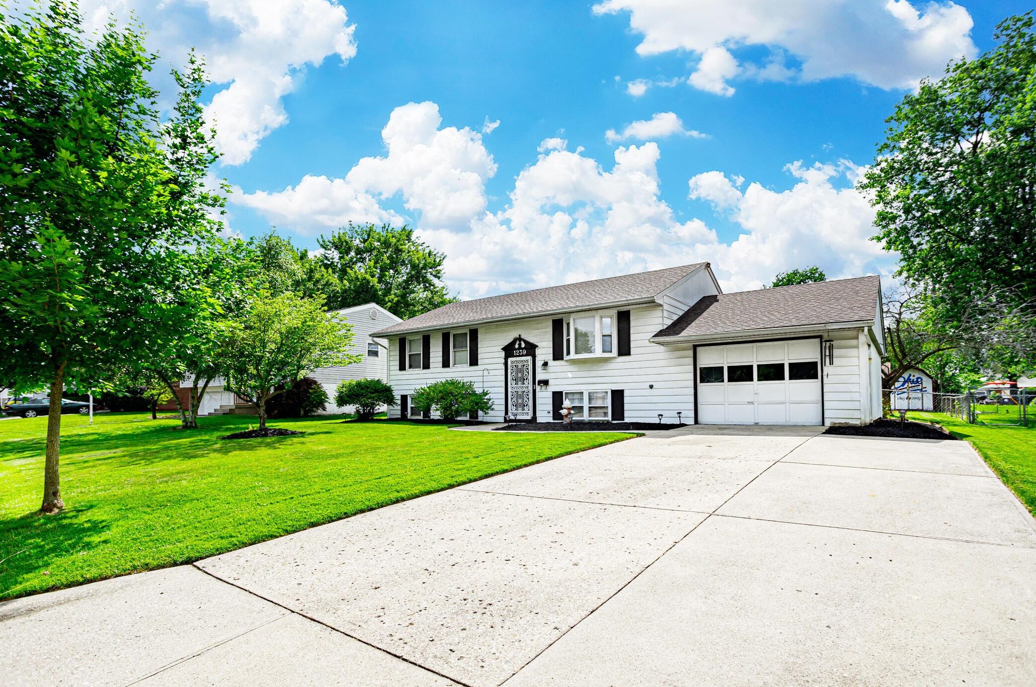 1239 Bellflower Ave, Columbus, OH 43204-2229