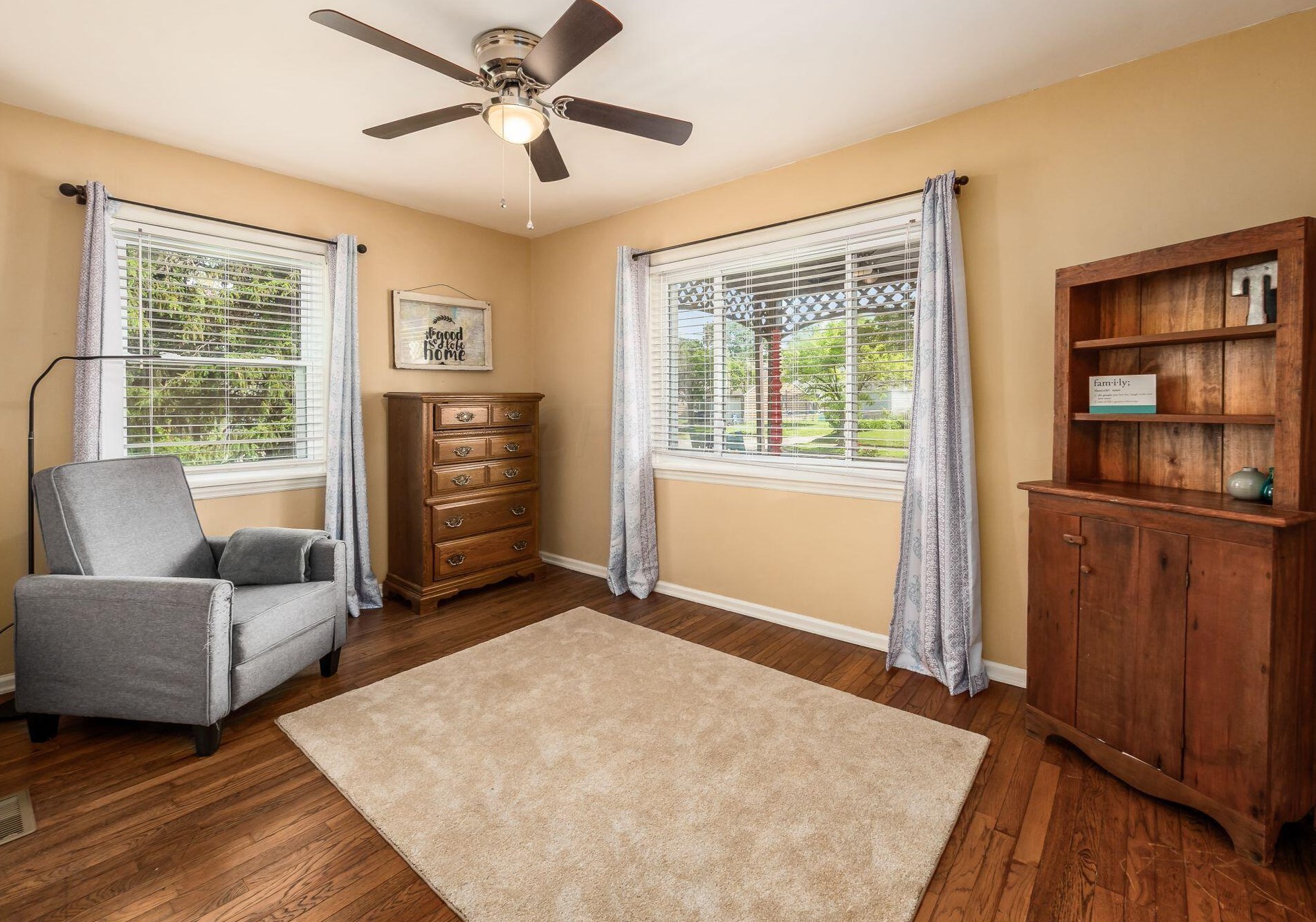 3251 Osceola Dr, Columbus OH 43224-4077 exterior