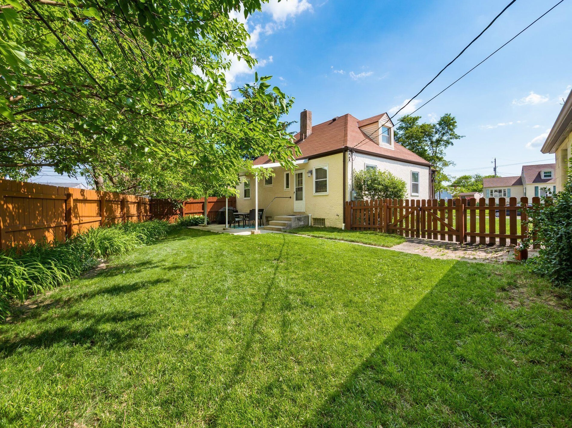 3251 Osceola Dr, Columbus OH 43224-4077 exterior