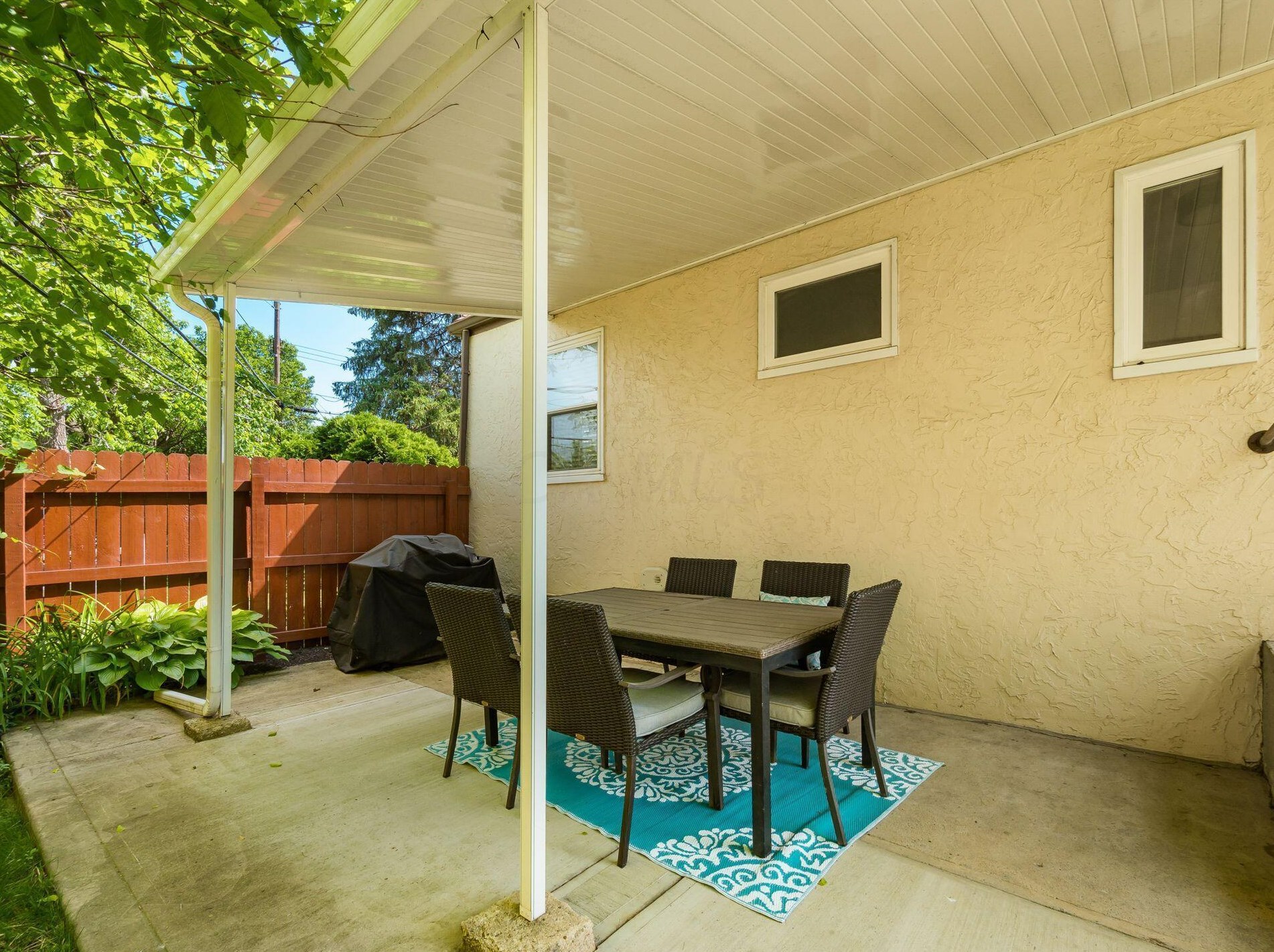 3251 Osceola Dr, Columbus OH 43224-4077 exterior