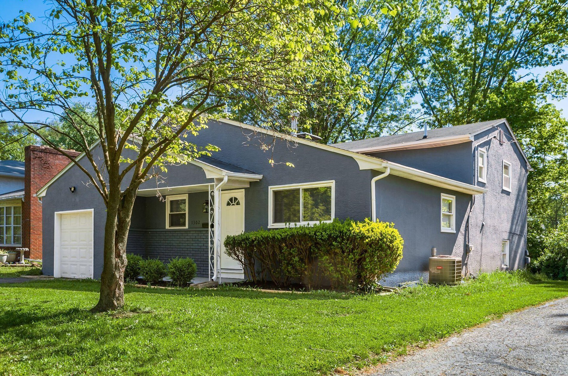 1302 Littlejohn Dr, Columbus, OH 43227-1426