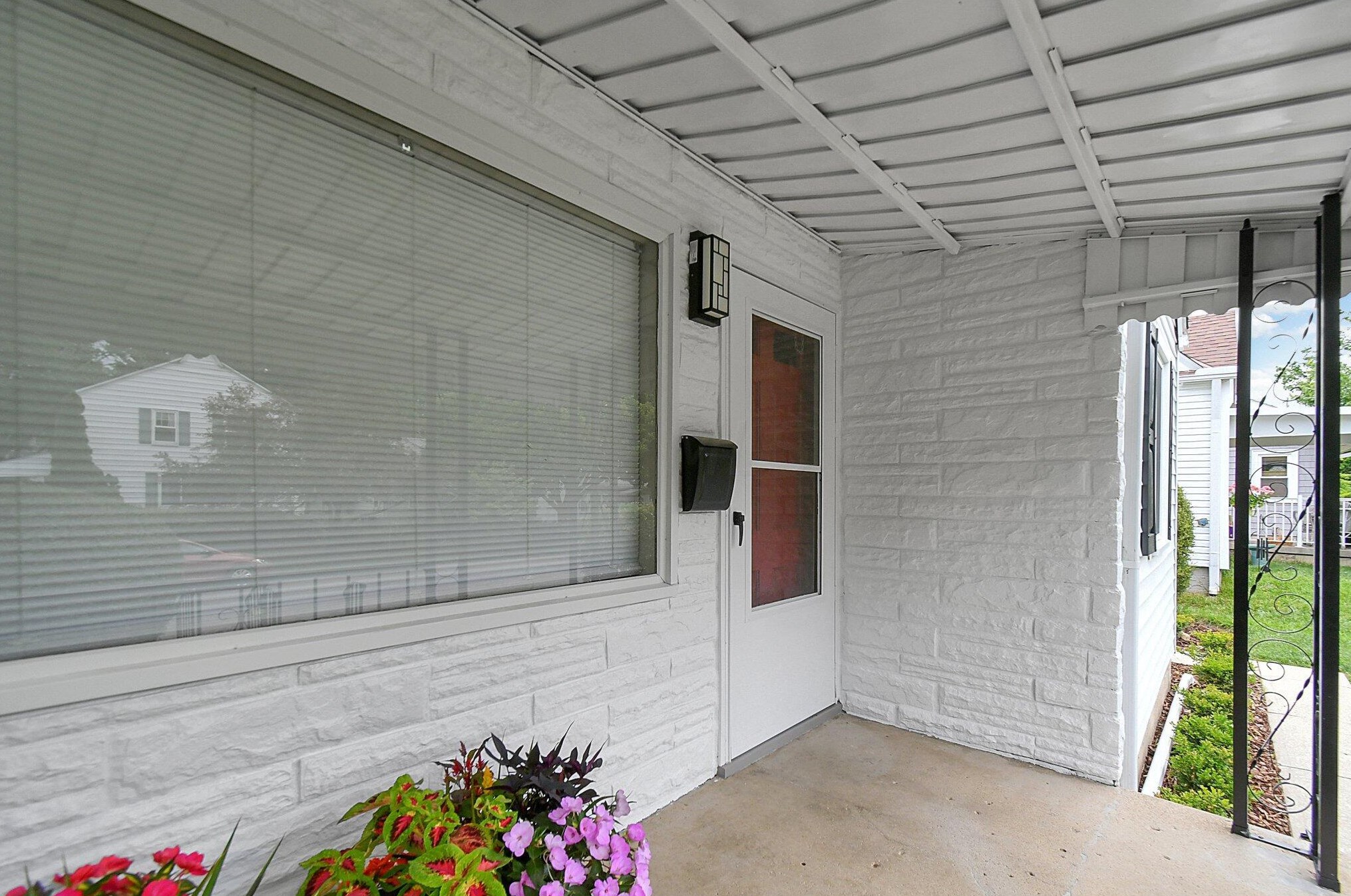 554 Tibet Rd, Columbus OH 43202-1433 exterior