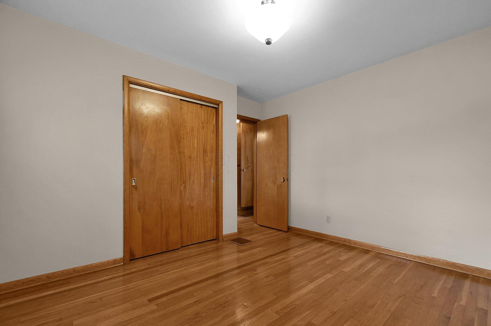 554 Tibet Rd, Columbus OH 43202-1433 exterior