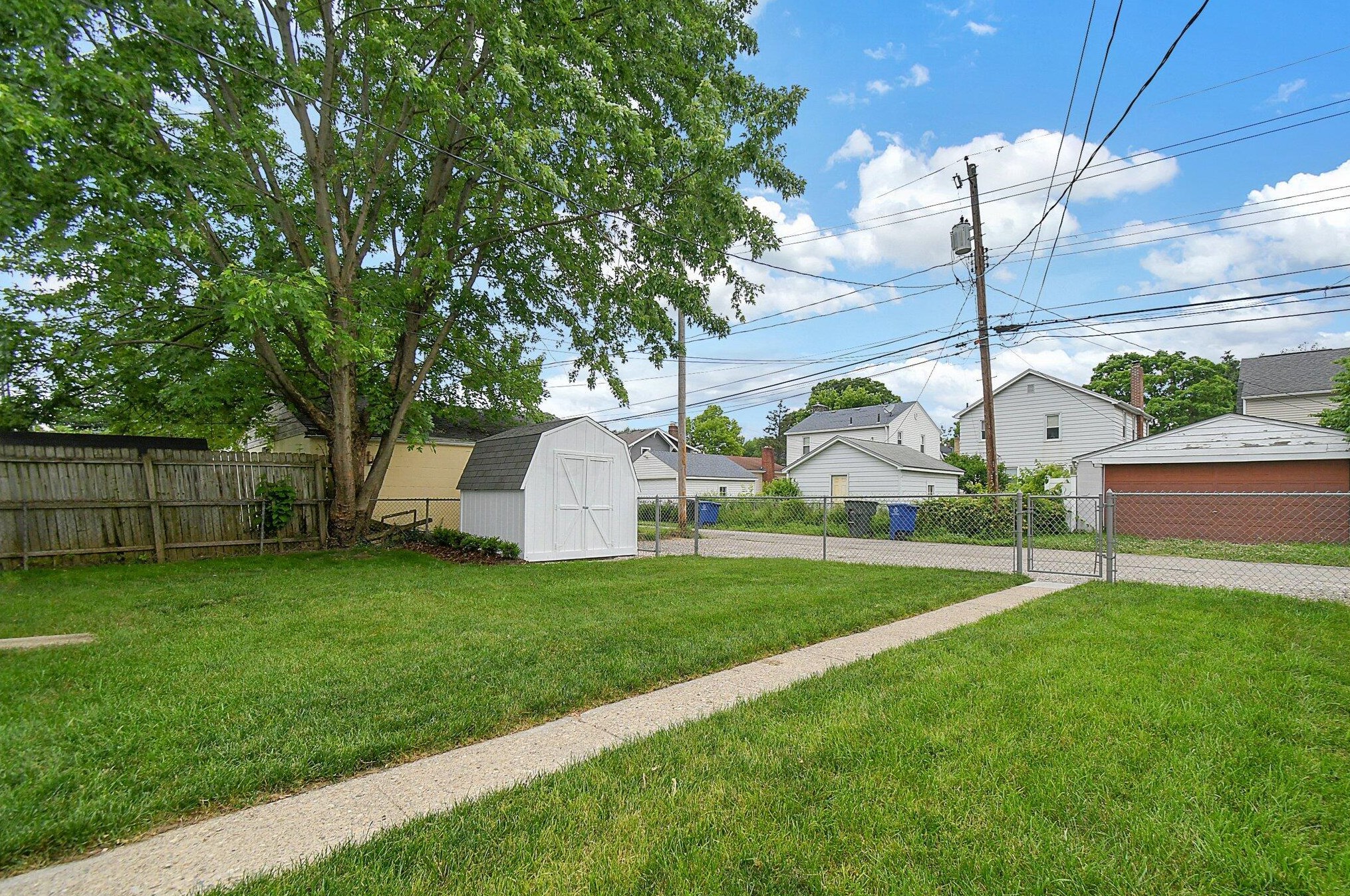 554 Tibet Rd, Columbus OH 43202-1433 exterior