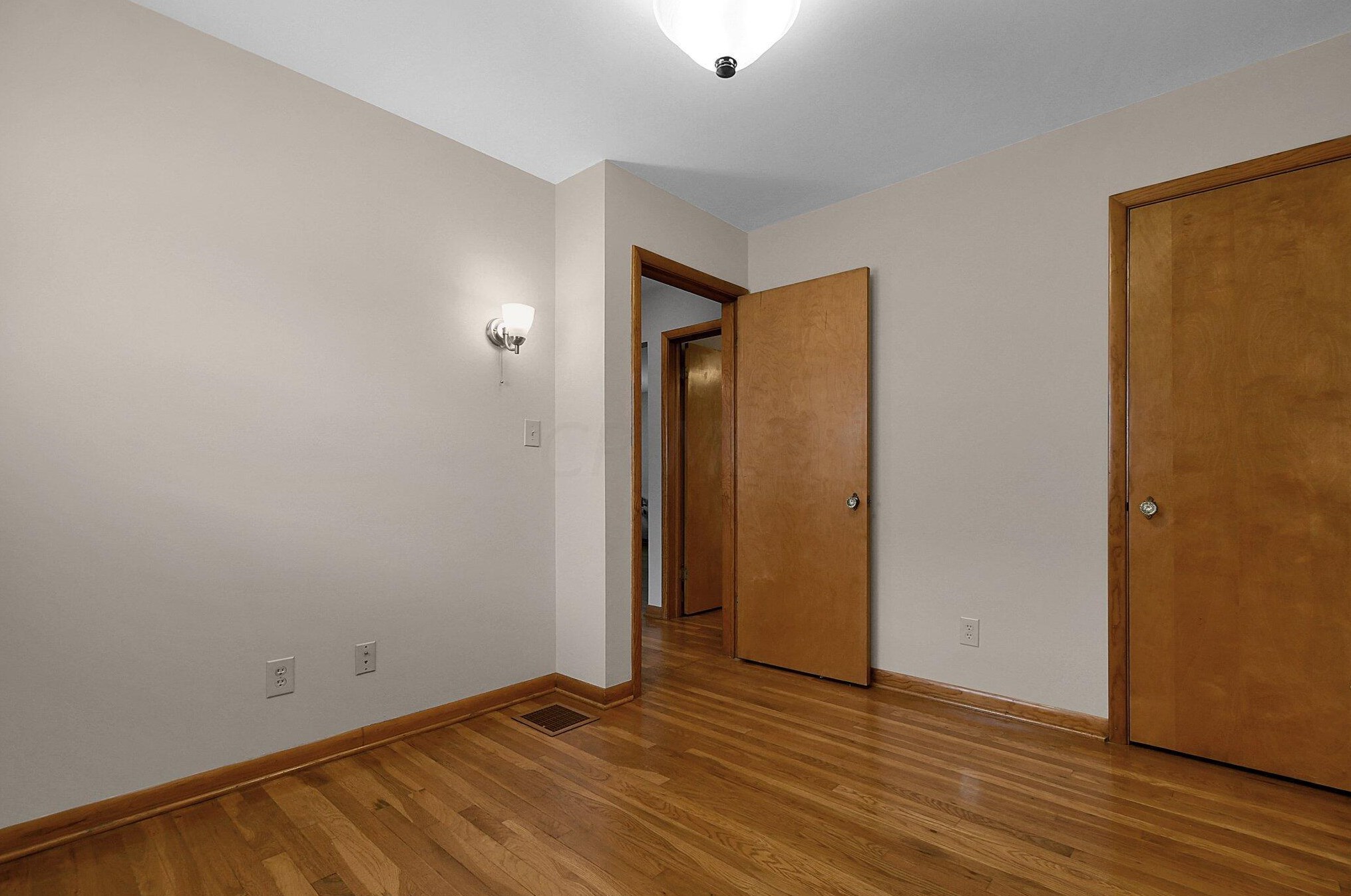 554 Tibet Rd, Columbus OH 43202-1433 exterior