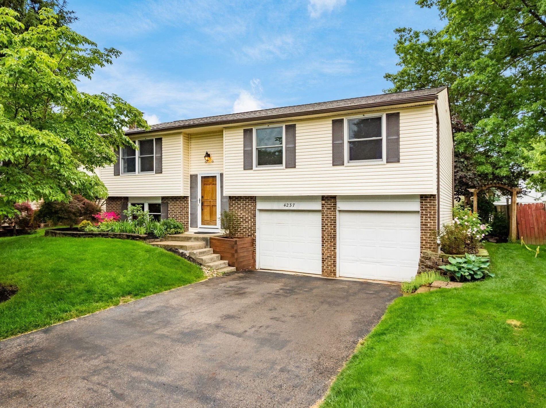 4237 Valley Quail Blvd, Westerville, OH 43081-3734