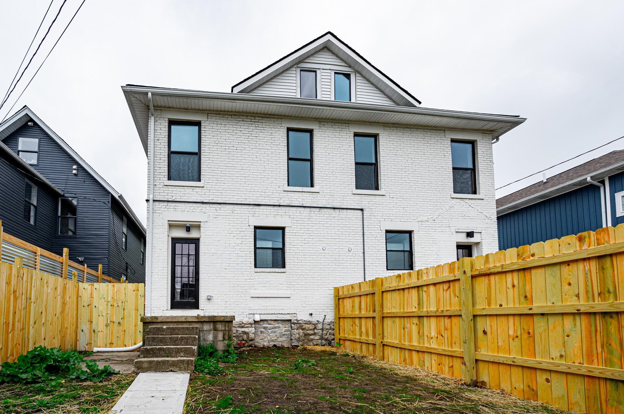 251 Miami Ave, Columbus OH 43203-1866 exterior