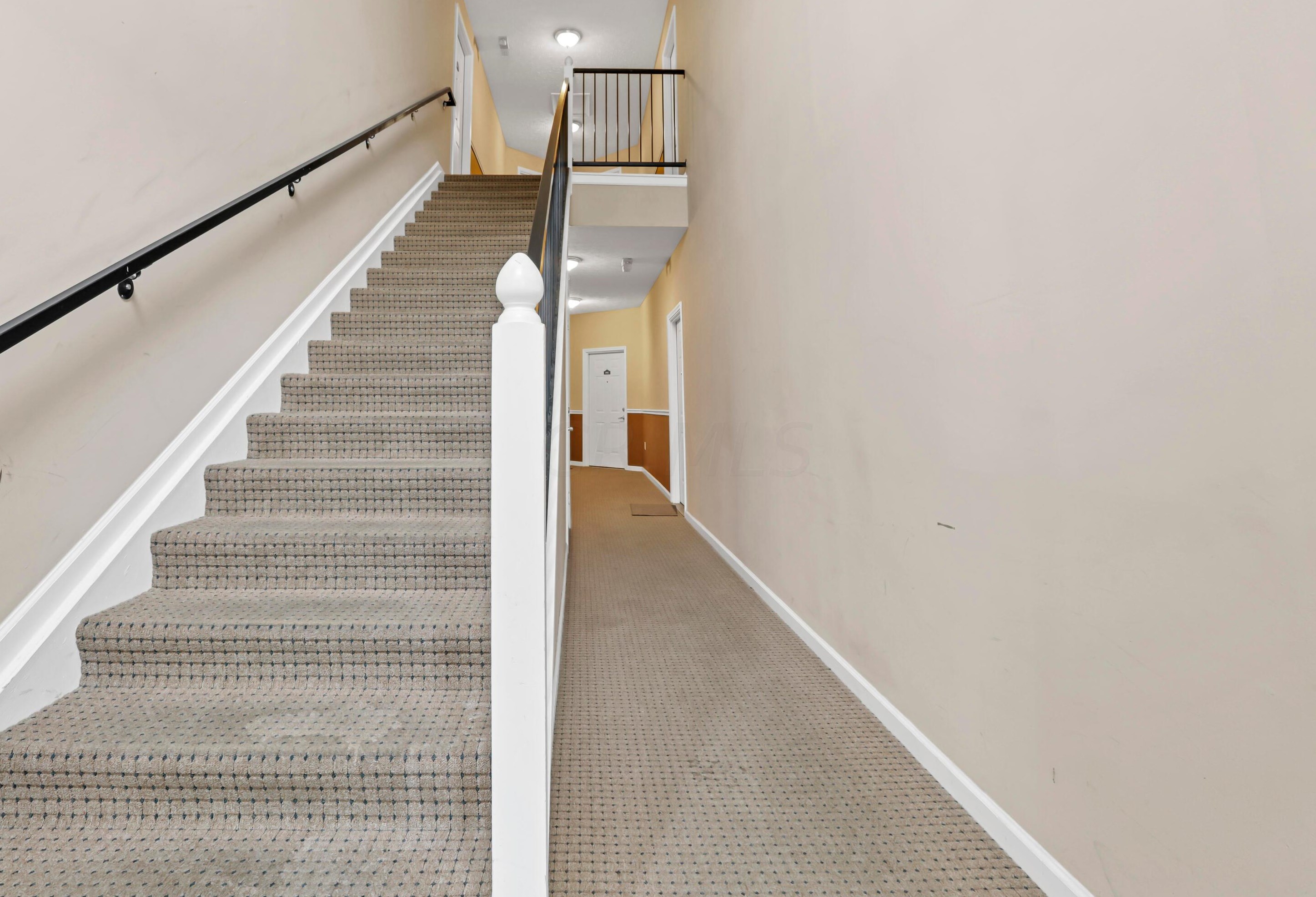 1959 Fortstone Ln, Columbus OH exterior