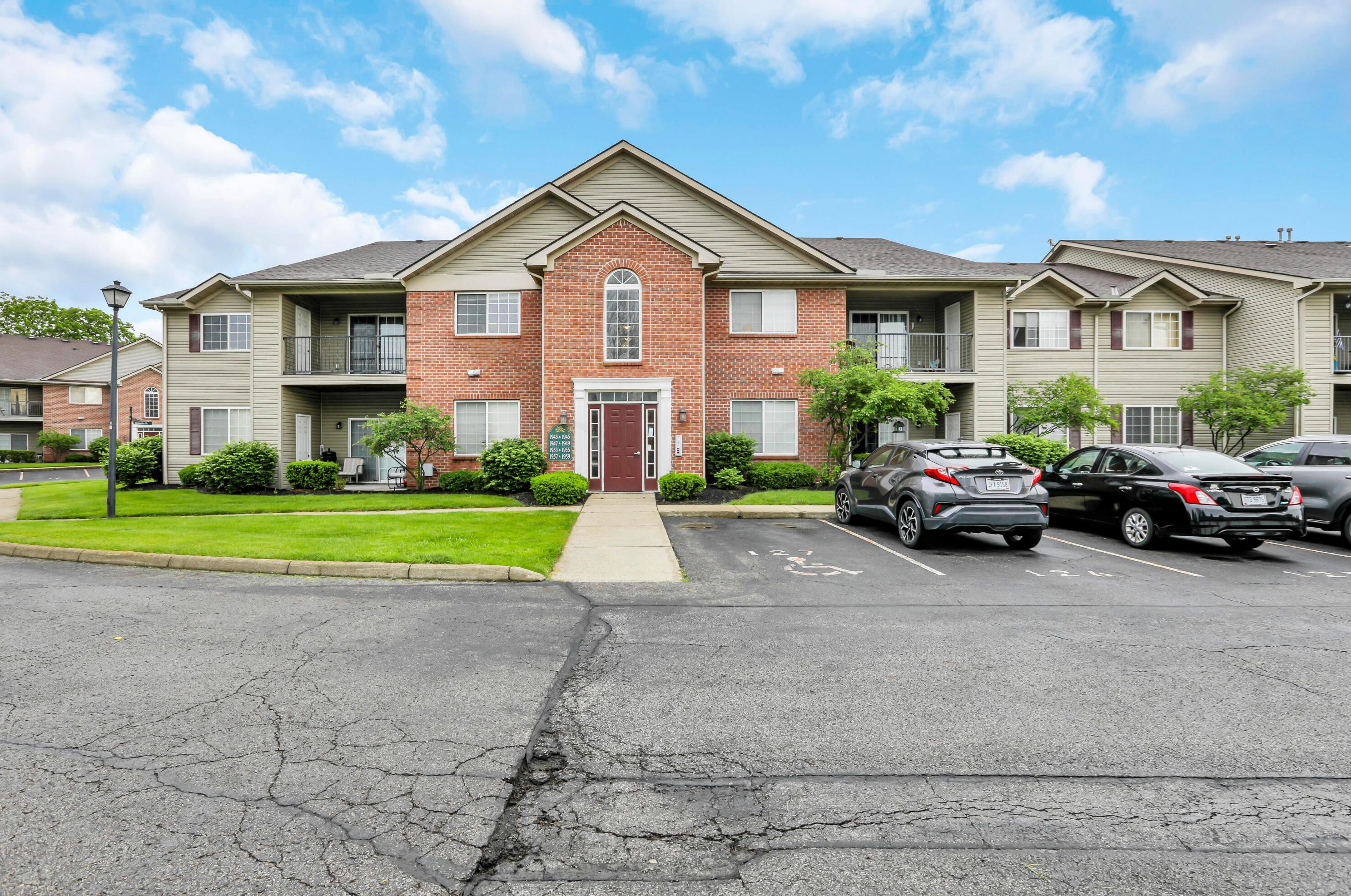 1959 Fortstone Ln, Columbus OH exterior