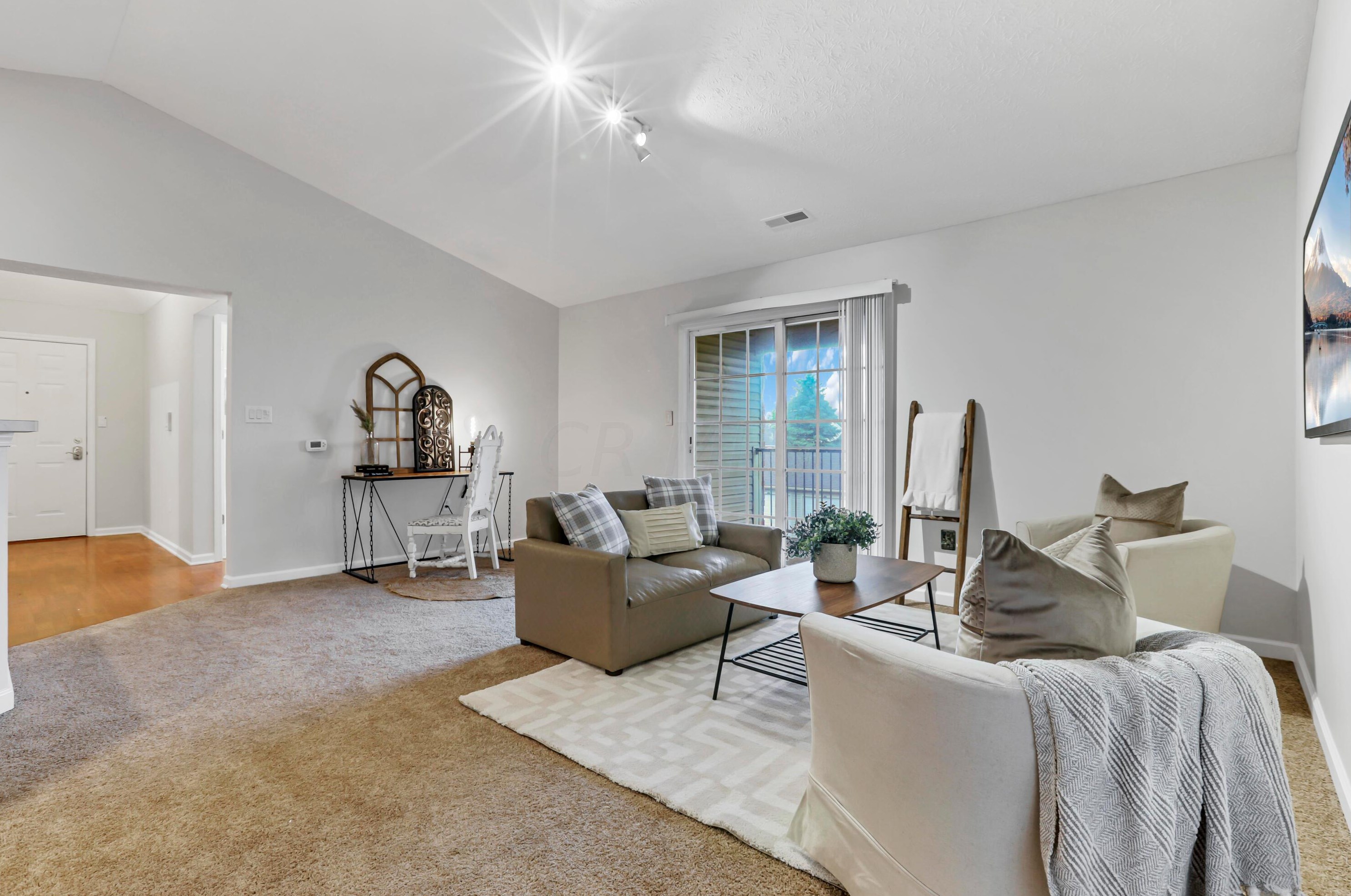 1959 Fortstone Ln, Columbus OH exterior