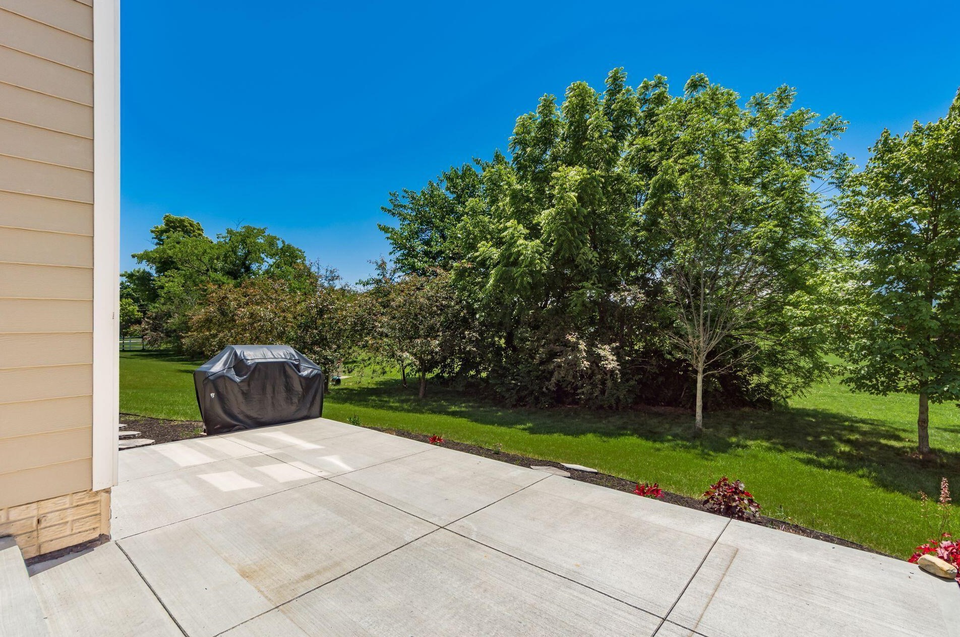 6061 Baumeister Dr, Hilliard OH 43026-6703 exterior