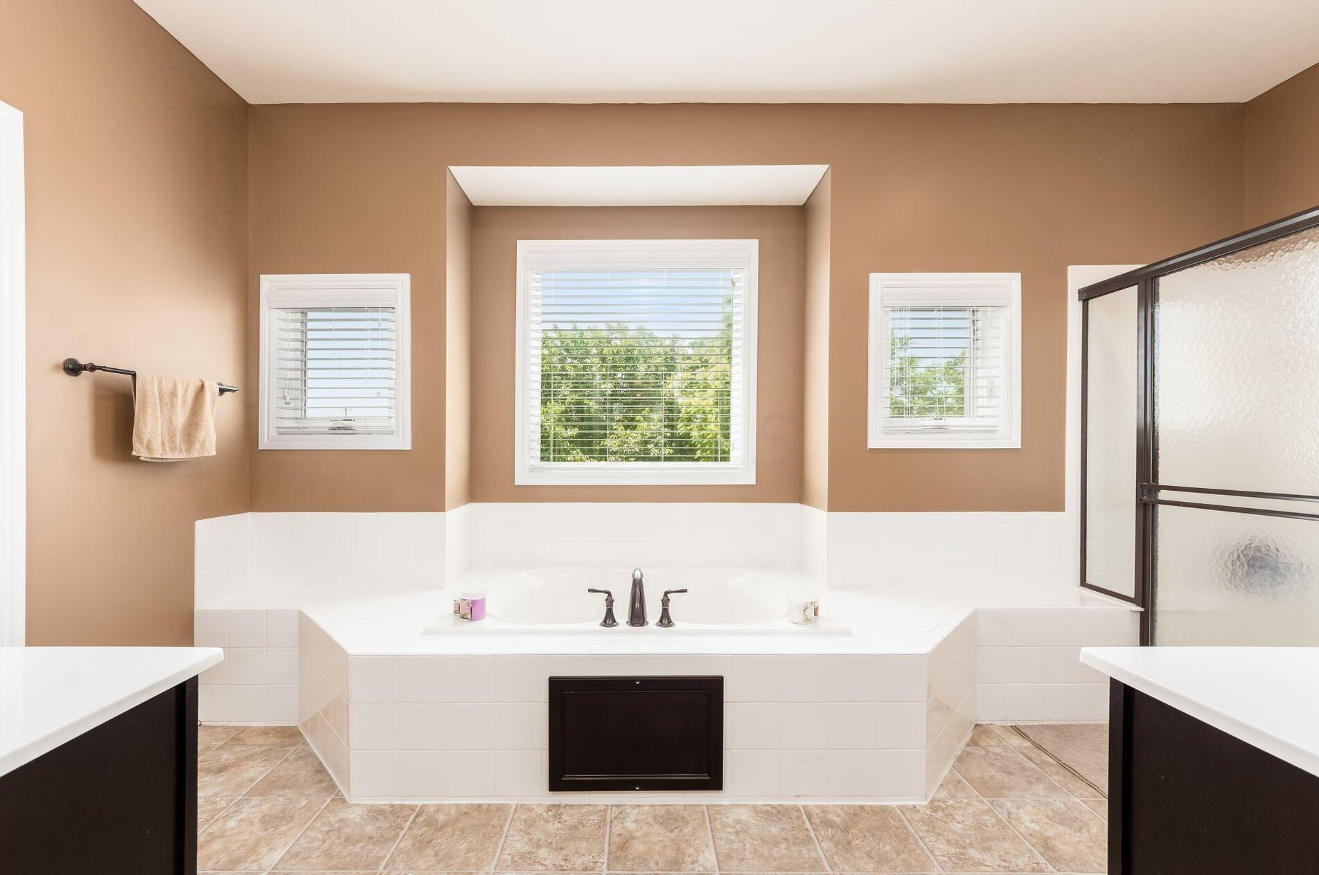 6061 Baumeister Dr, Hilliard OH 43026-6703 exterior