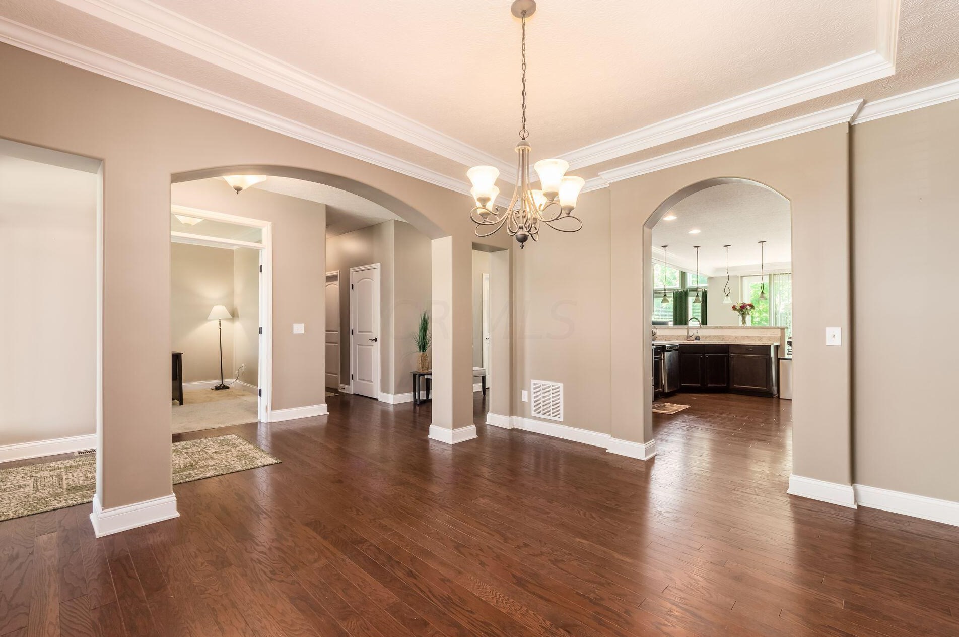 6061 Baumeister Dr, Hilliard OH 43026-6703 exterior