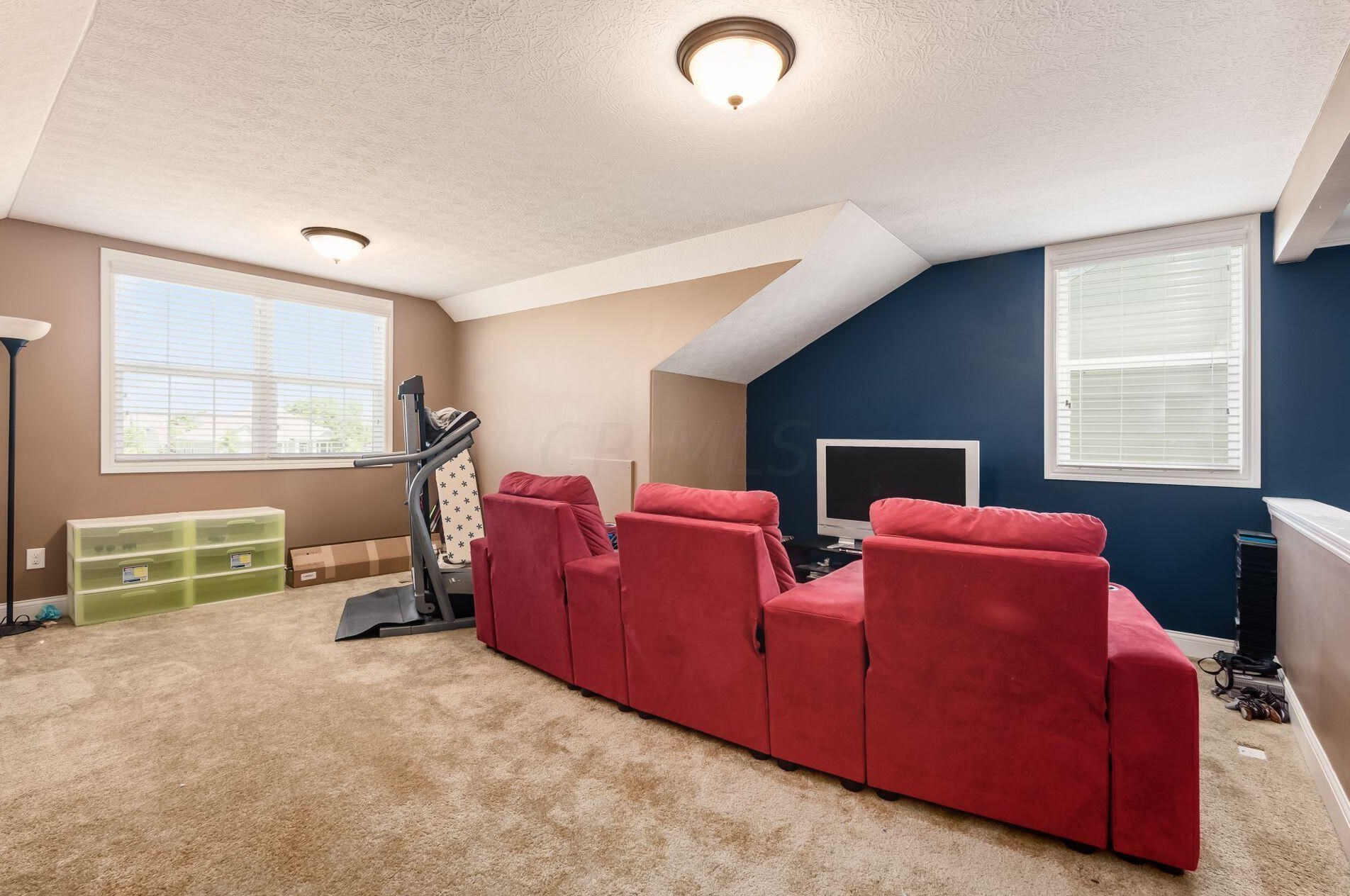 6061 Baumeister Dr, Hilliard OH 43026-6703 exterior